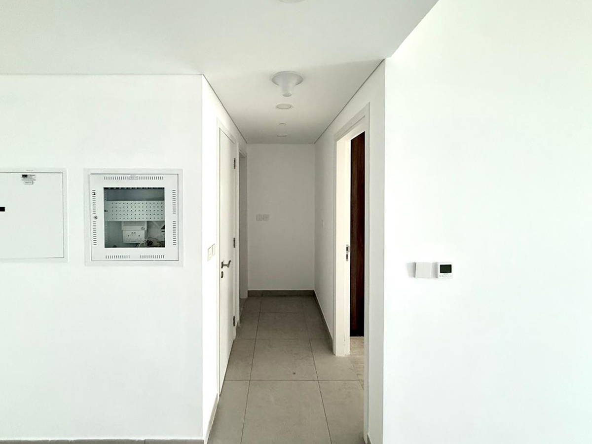 Spacious 1-BR | Unfurnished | Prime location