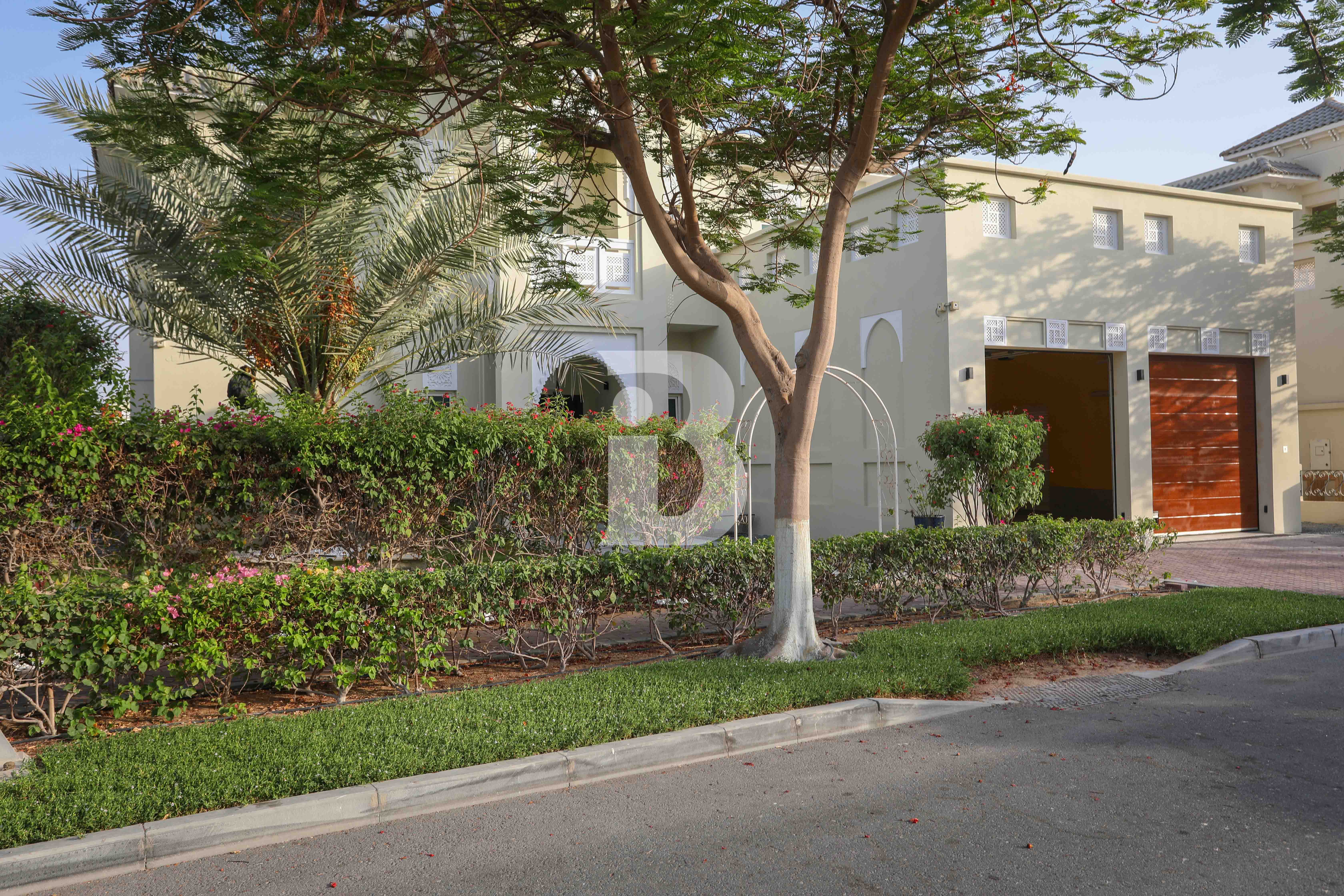 Vastu-Compliant | Single Row | Corner Plot