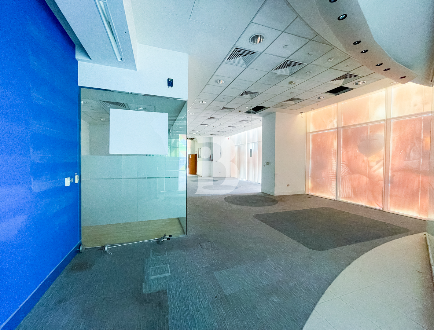 Fitted Retail with 2 Entrance | Prime location