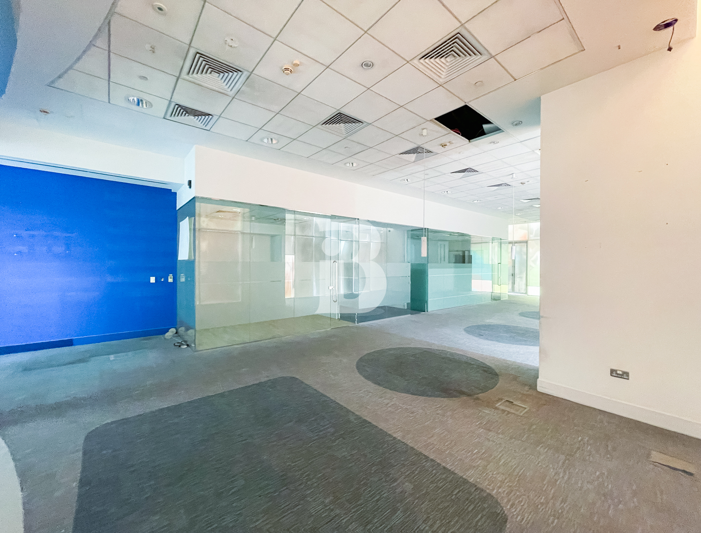 Fitted Retail with 2 Entrance | Prime location