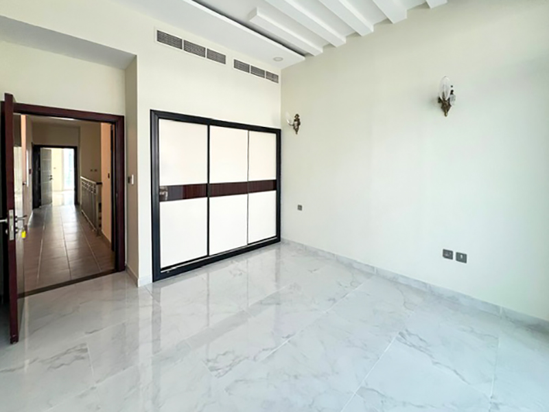 CORNER UNIT | MAINTAINED | 4BED + MAIDS | VACANT
