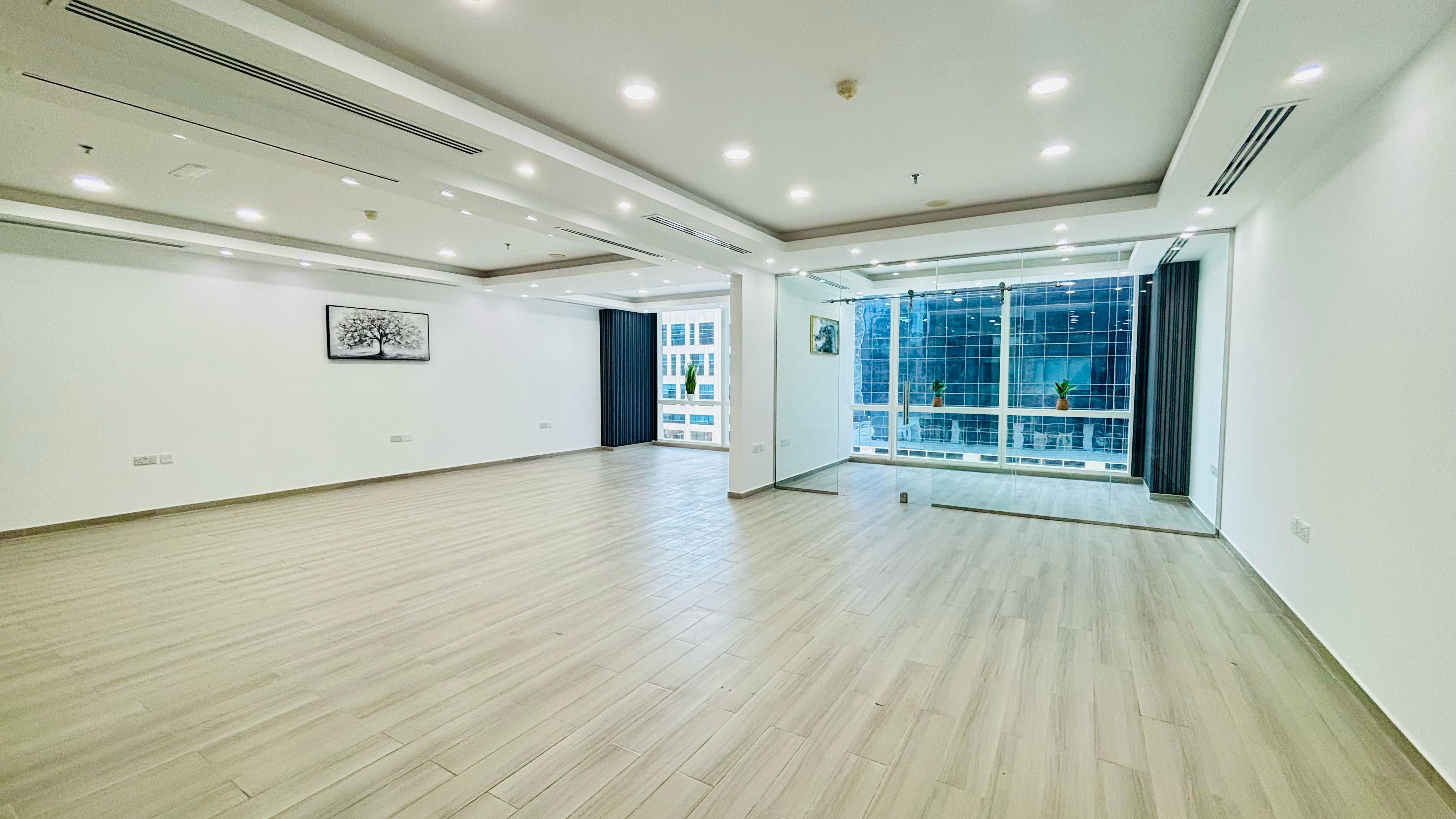 Big Unit | unfurnished | Luxury Fitout