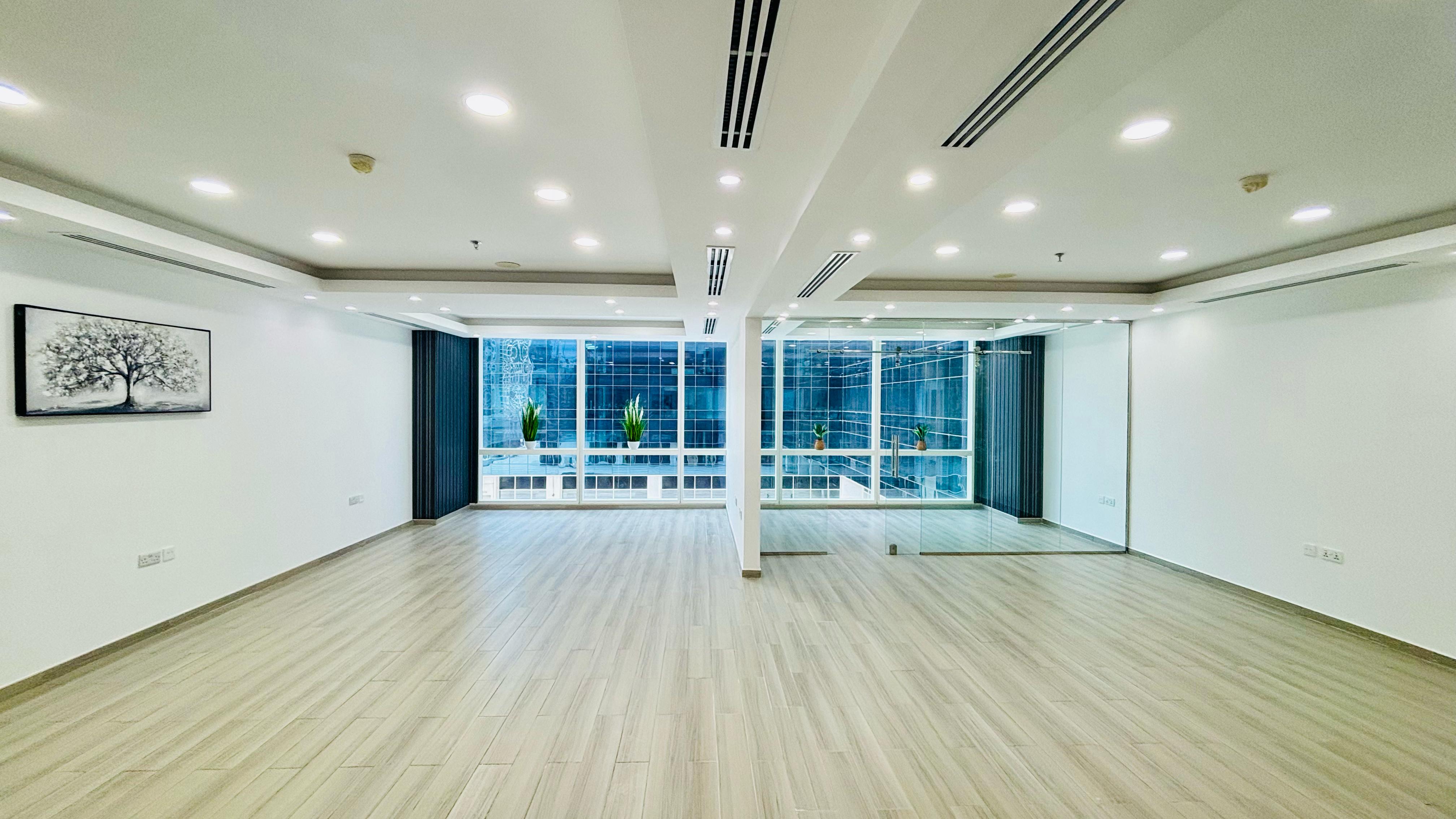 Big Unit | unfurnished | Luxury Fitout