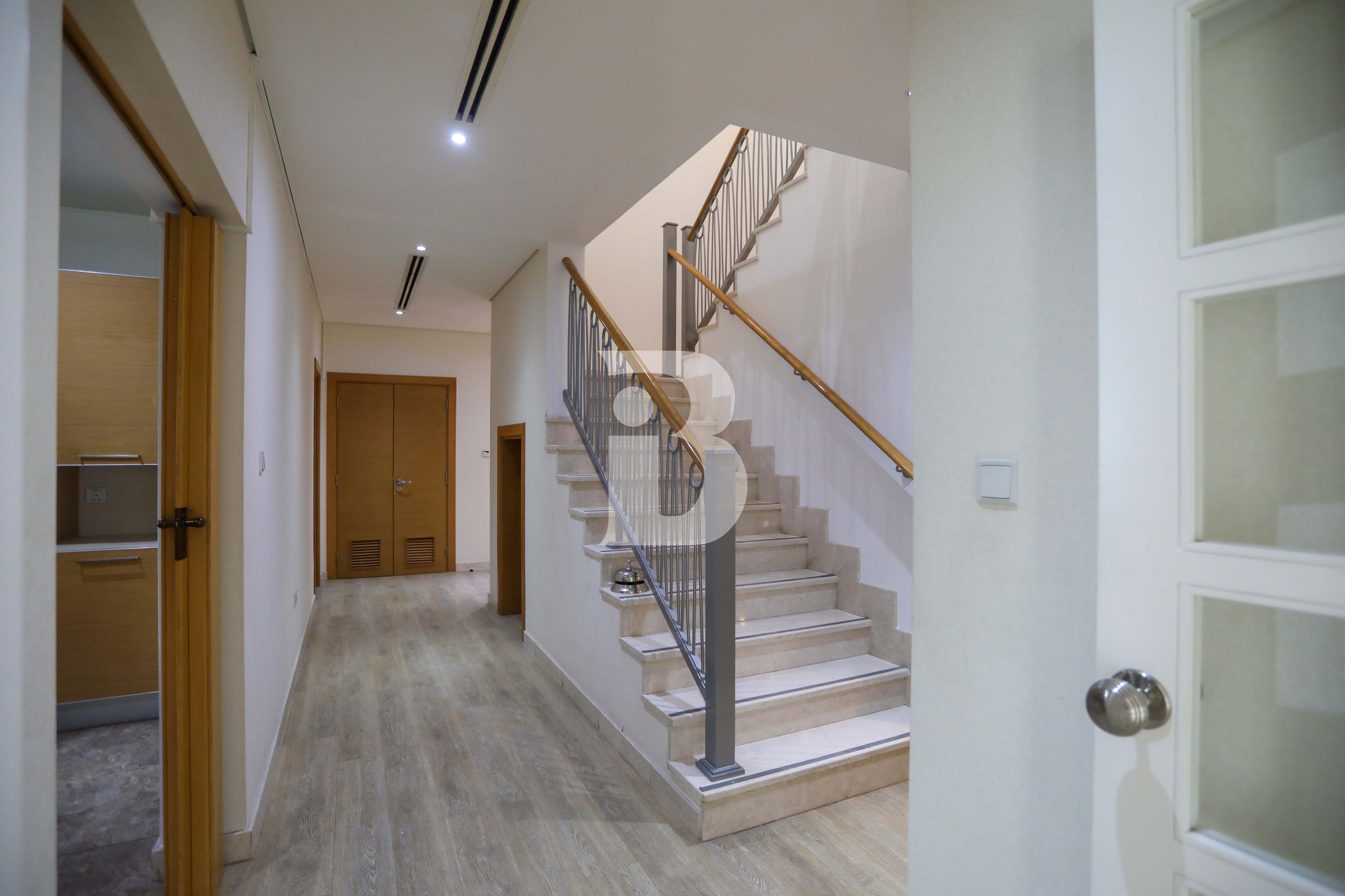 Vacant | Vastu | Single row