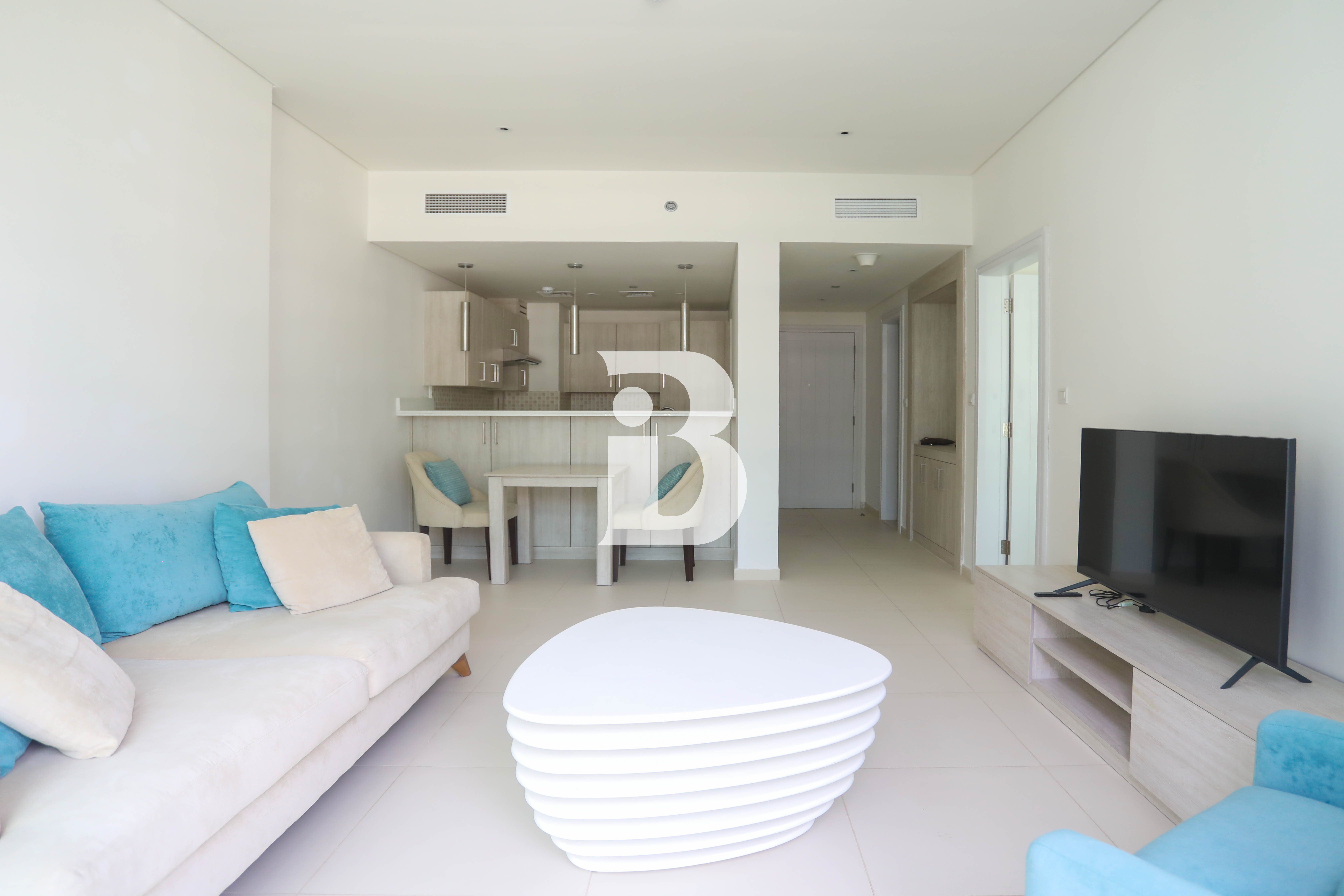 FURNISHED UNIT I VACANT I STUNNING VIEW