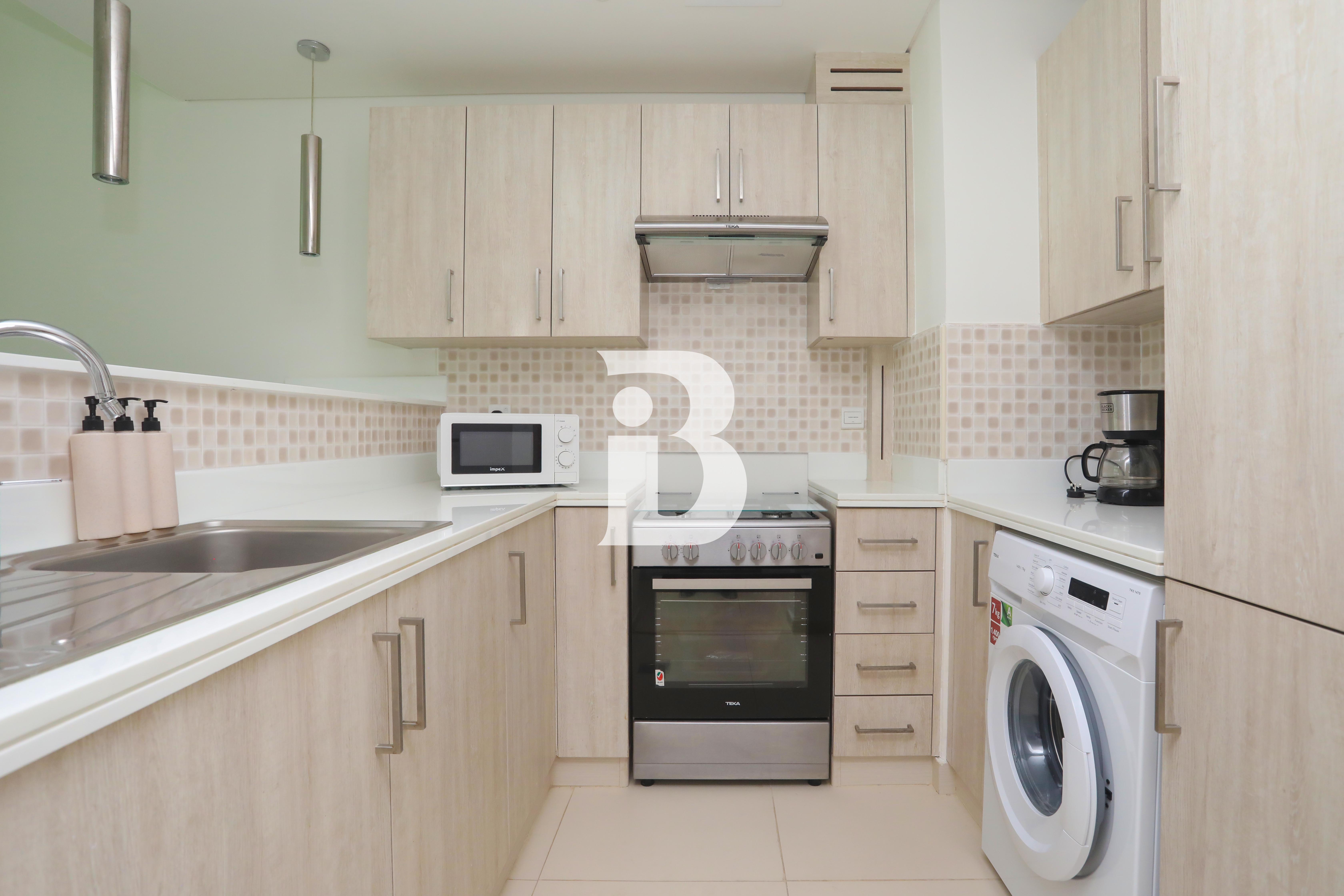FURNISHED UNIT I VACANT I STUNNING VIEW