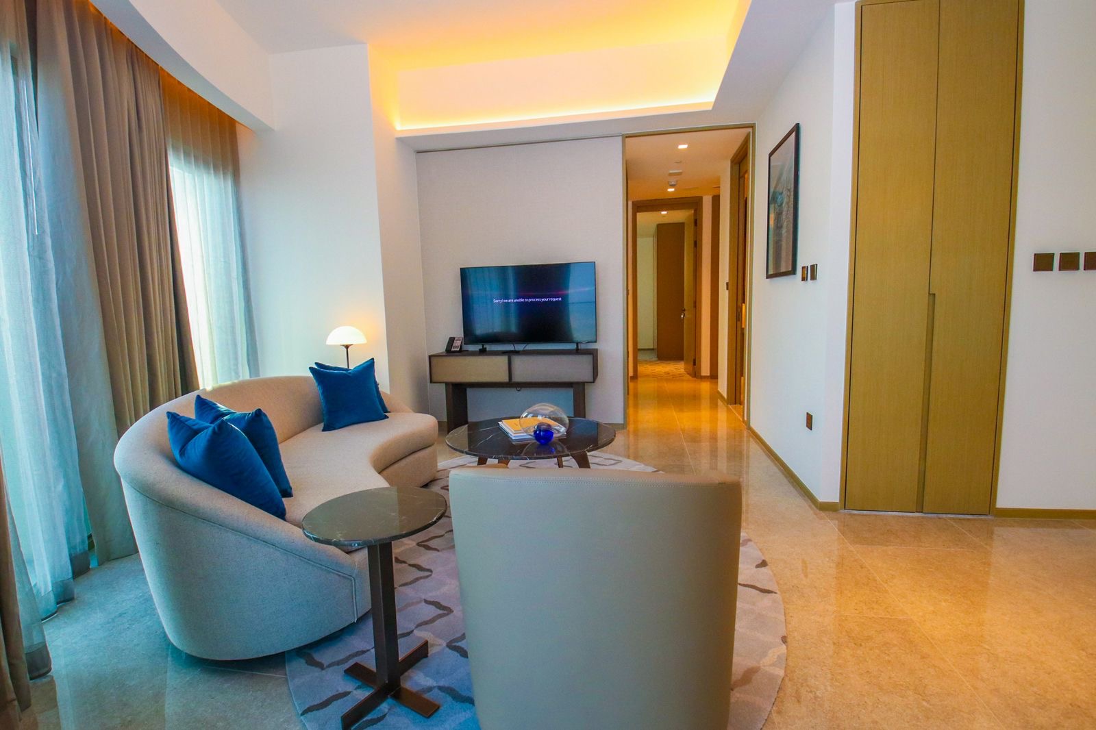 LUXURIOUS | STUNNING VIEWS | BRIGHT LAYOUT