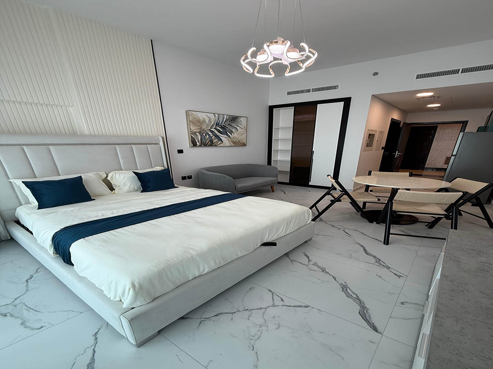 BRAND NEW | LUXURY | MOVE-IN READY