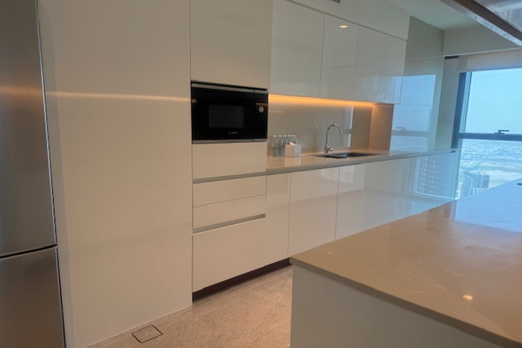 SKY COLLECTION | CLOSED KITCHEN | SPACIOUS