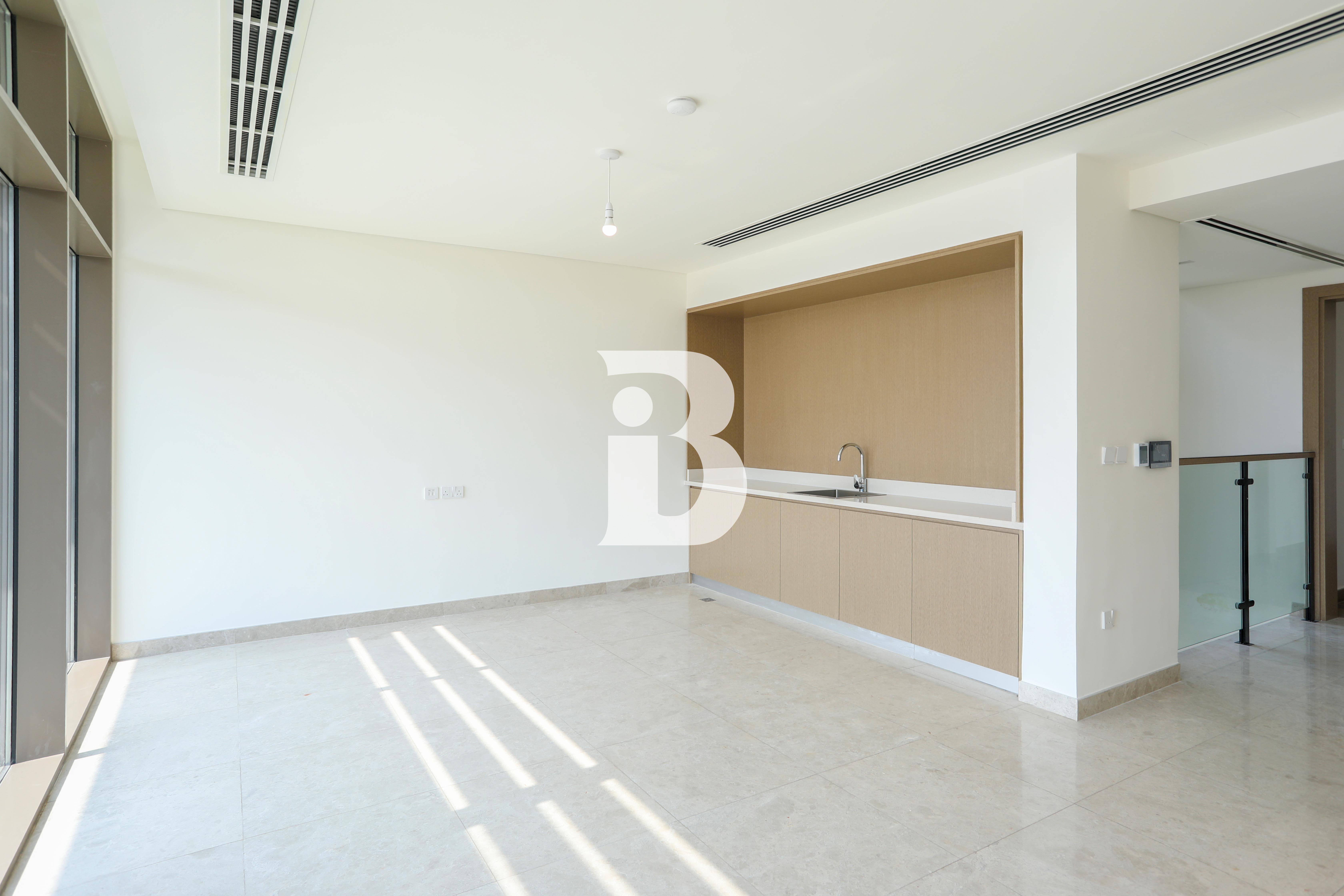 Corner | Elevated | Landscaped | Skyline View