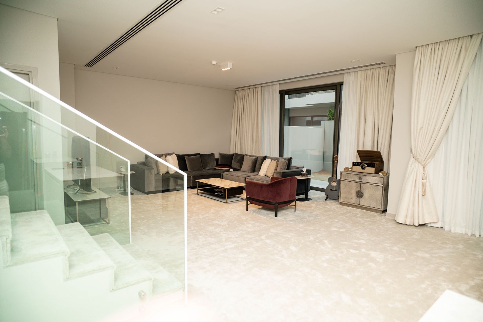 4bed Townhouse | Corner Unit | Fully Furnished