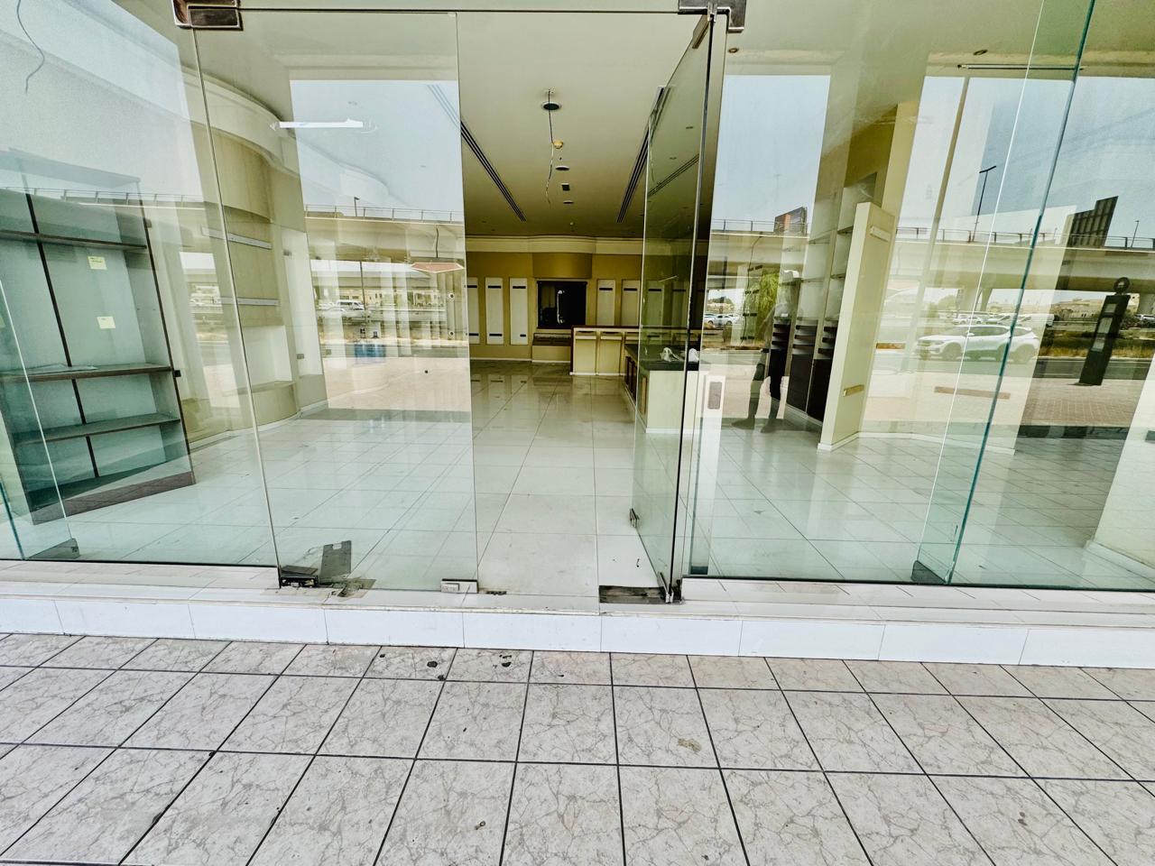 Szr | Max Visibility | Perfect For Car Showroom