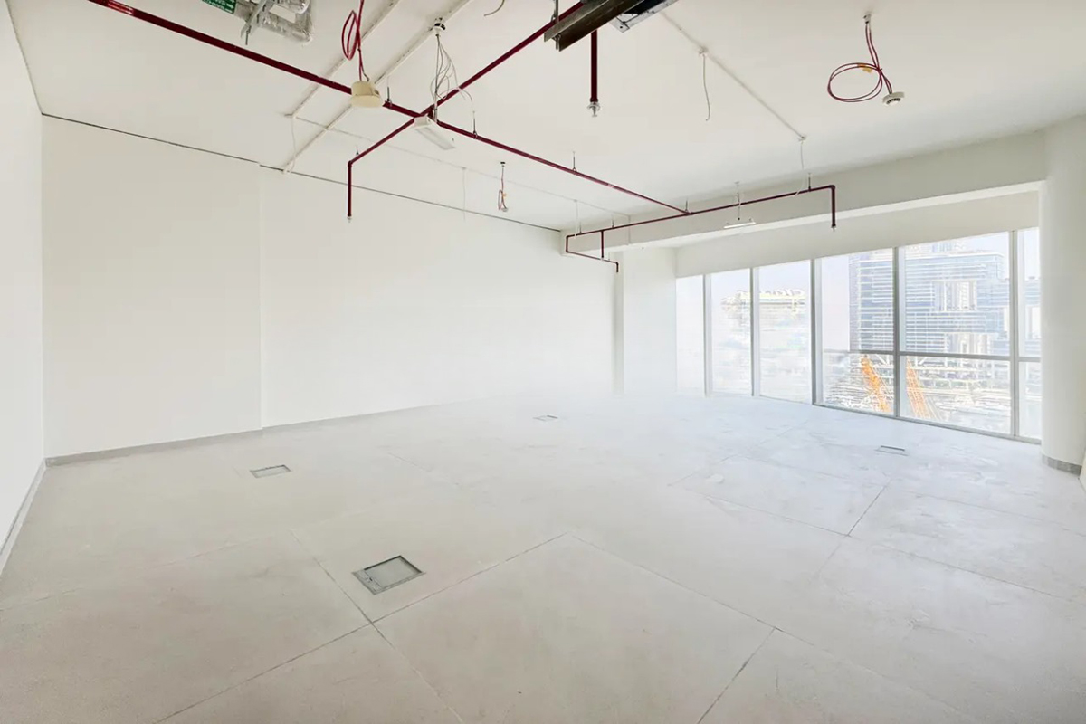 CANAL VIEWS | OPEN PLAN LAYOUT | RARE UNIT