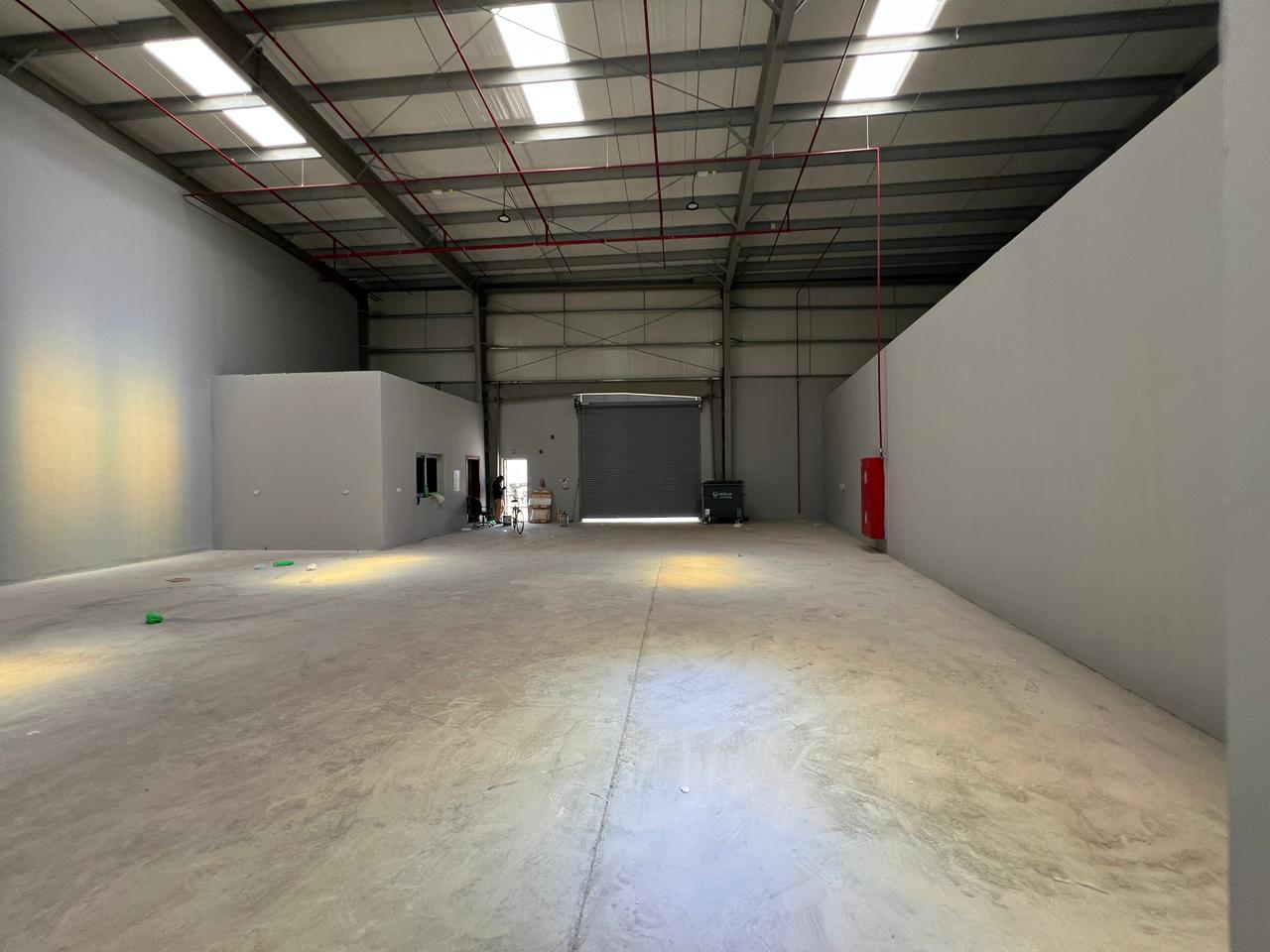 WAREHOUSE DIP 3,274 SQFT | 25KW | VACANT | CLEAN