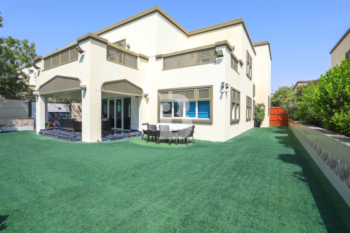 Exclusive |Home theatre| close to park
