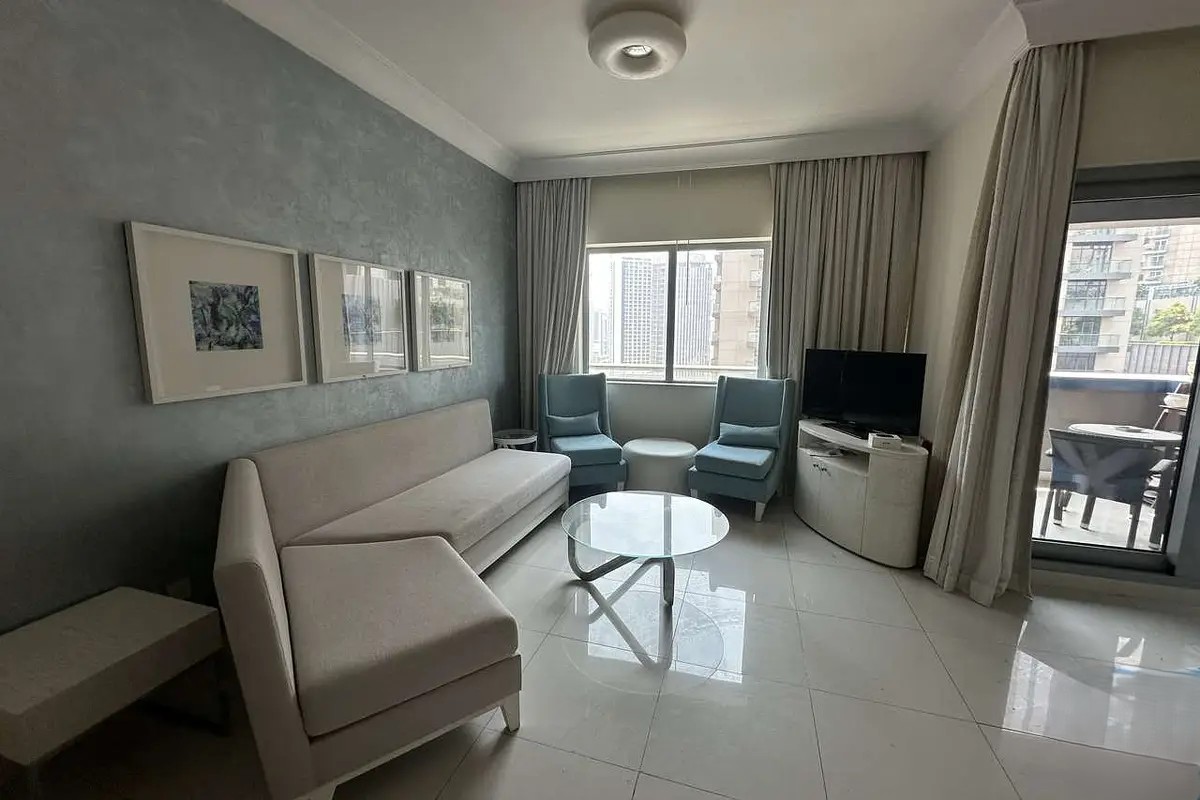 STYLISH 2BR | VACANT | PRIME LOCATION | NO AGENTS