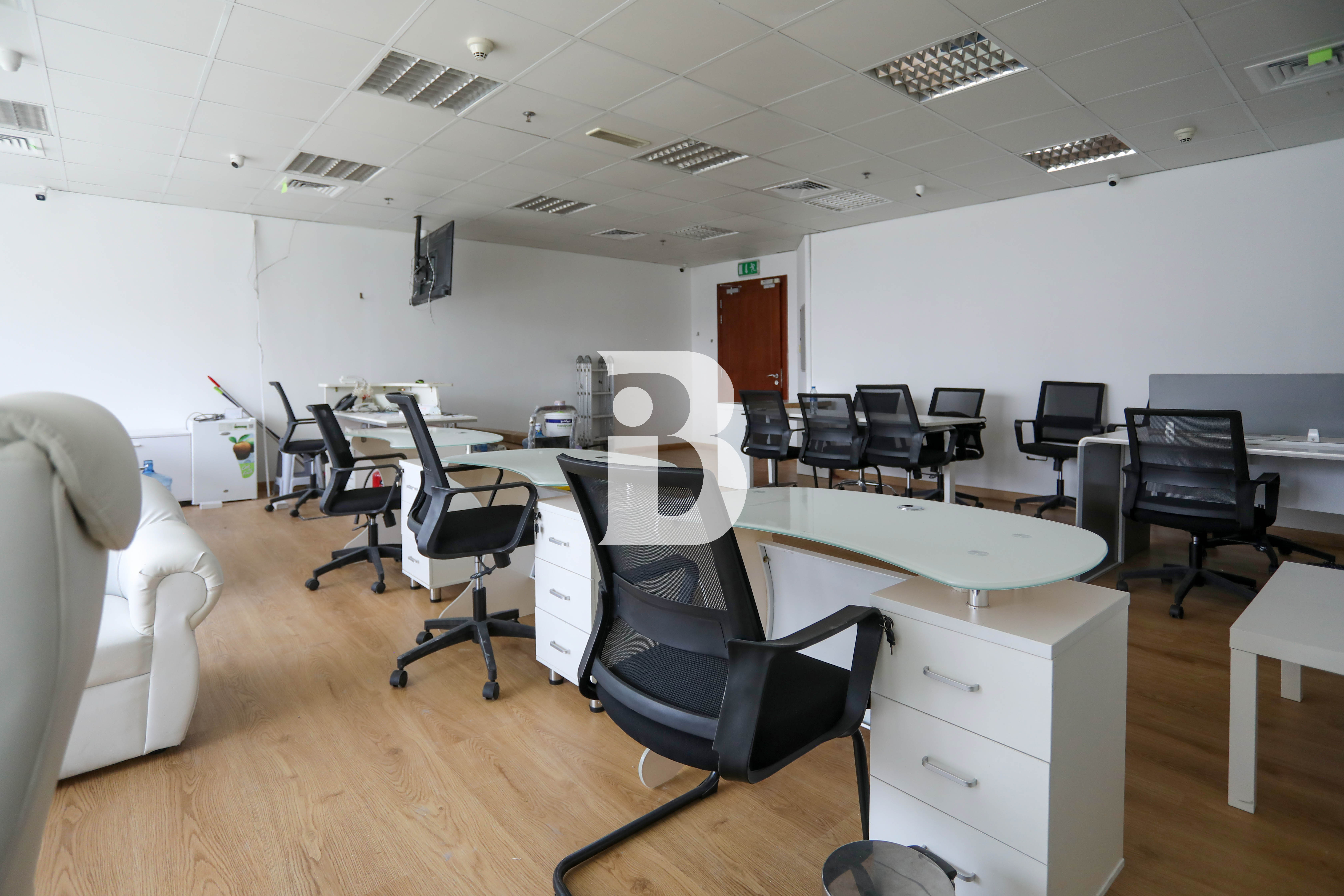 VACANT | CANAL | NONE FURNISHED | GRADE B