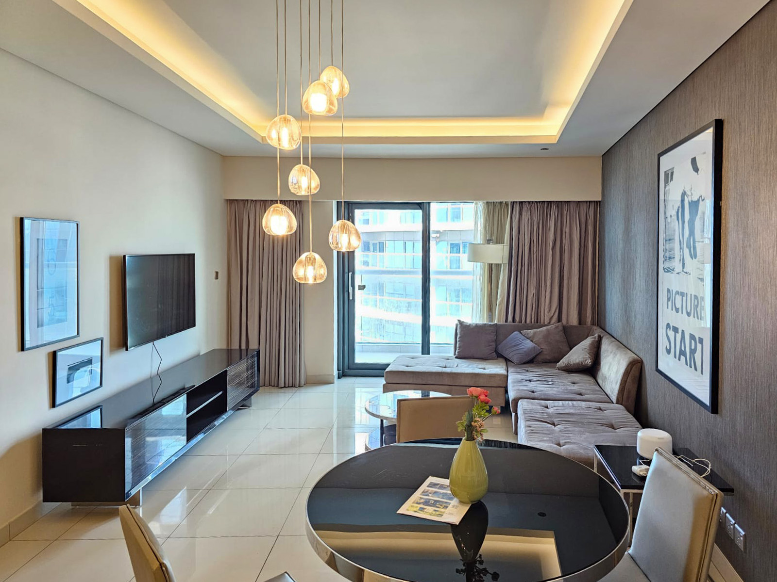HIGHT FLOOR | READDY TO MOVE | FULLY FURNISHED