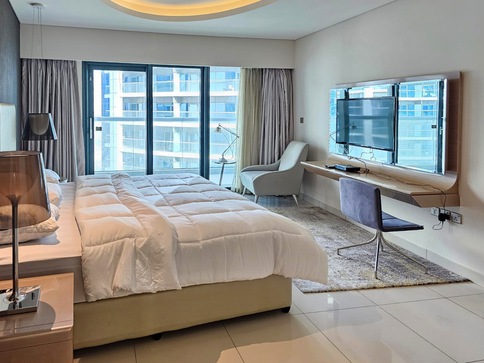 HIGHT FLOOR | READDY TO MOVE | FULLY FURNISHED