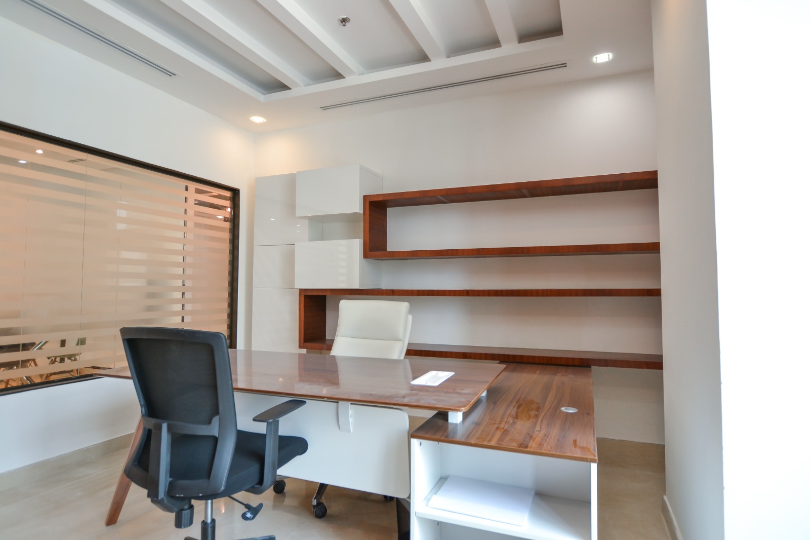 FULLY FURNISHED | WELL MAINTAINED | PARTITIONED