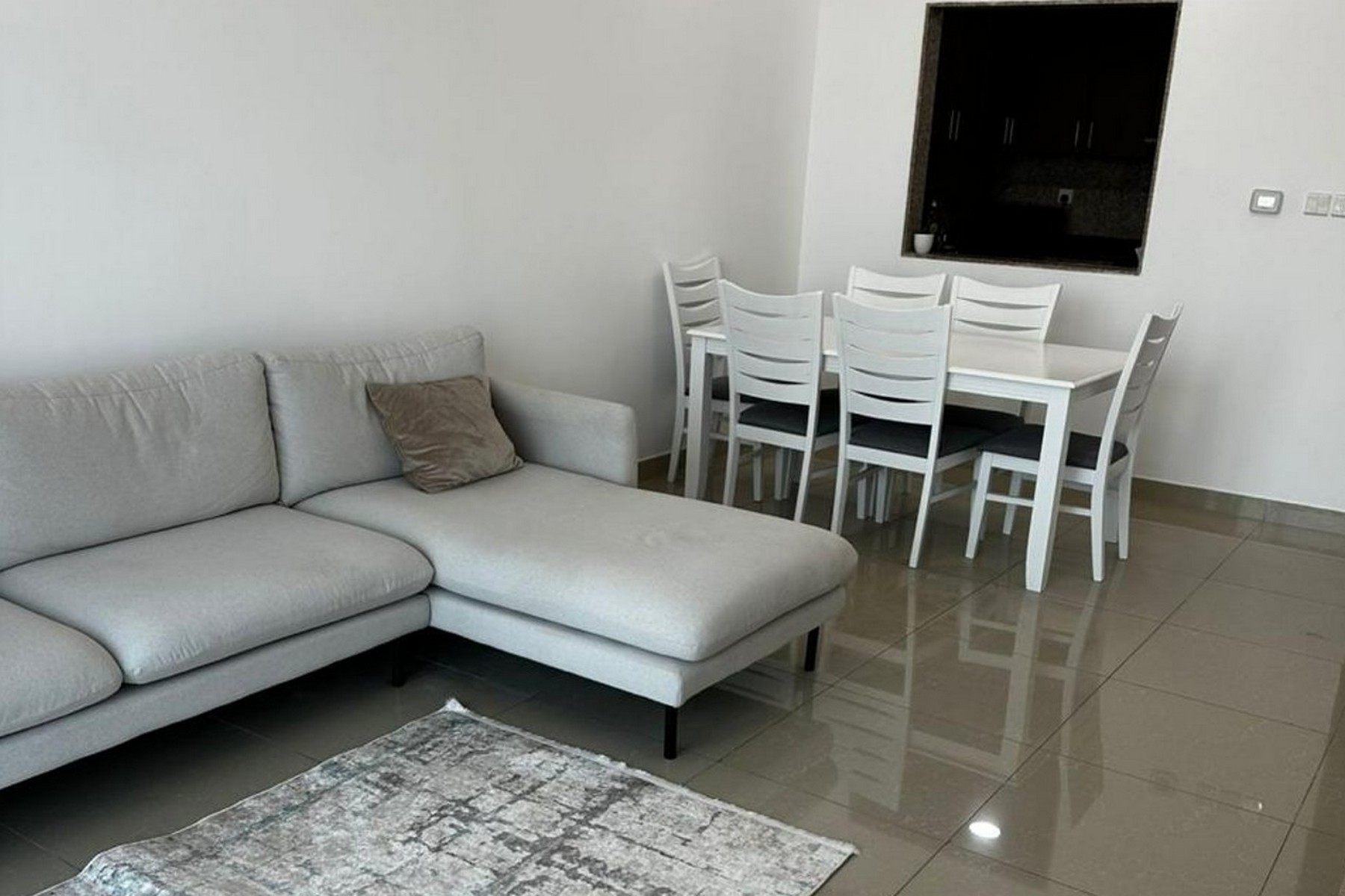PRIME LOCATION | VACANT | CANAL WALK | NO AGENTS