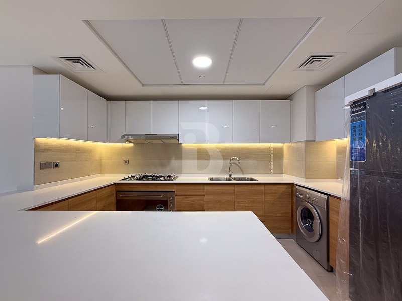 Brand New |Huge Layout | W/ Maids rm. |Corner Unit
