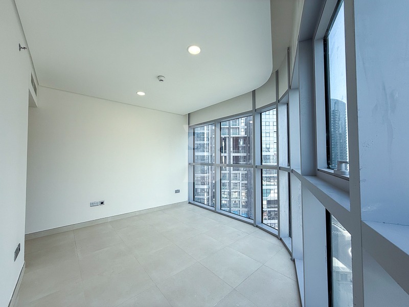 Brand New |Huge Layout | W/ Maids rm. |Corner Unit