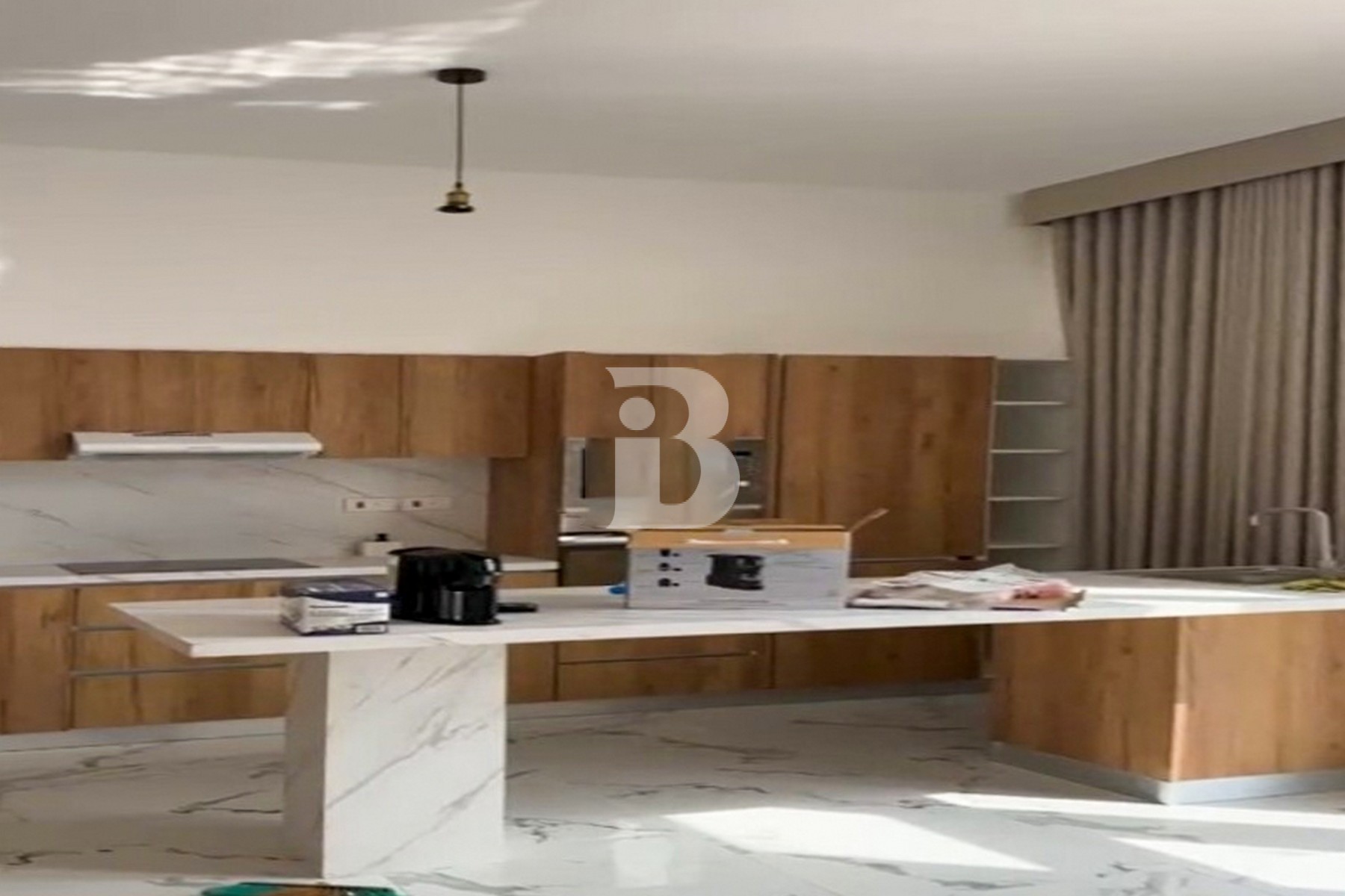 Vacant  | Ready To Move |  Brand New Furniture