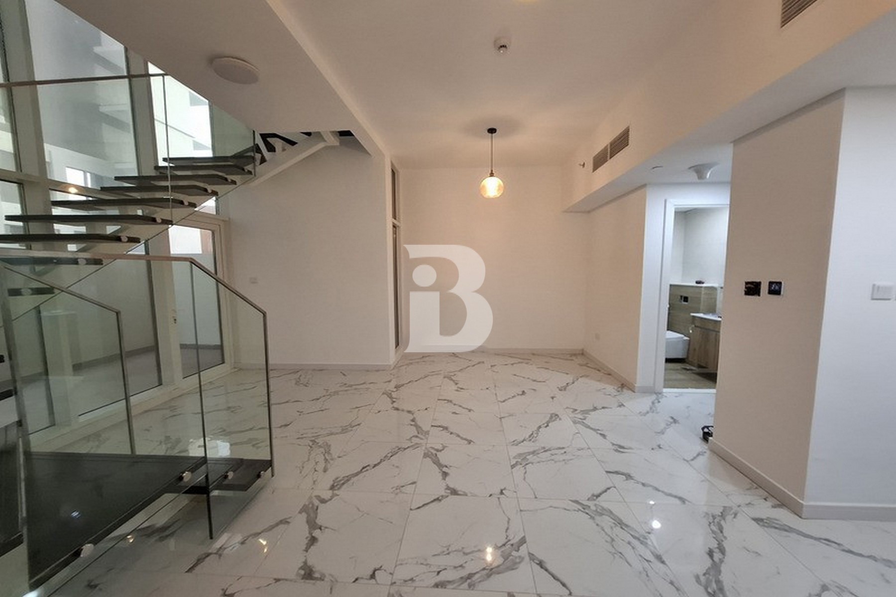 Vacant  | Ready To Move |  Brand New Furniture