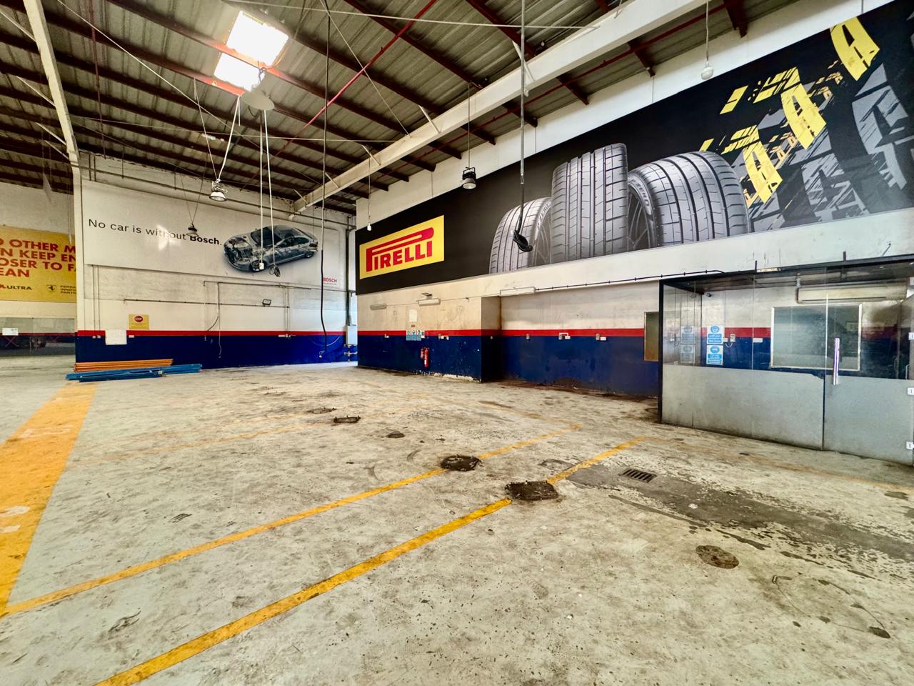 PREMIUM GARAGE | NEGOTIABLE | STAND-ALONE