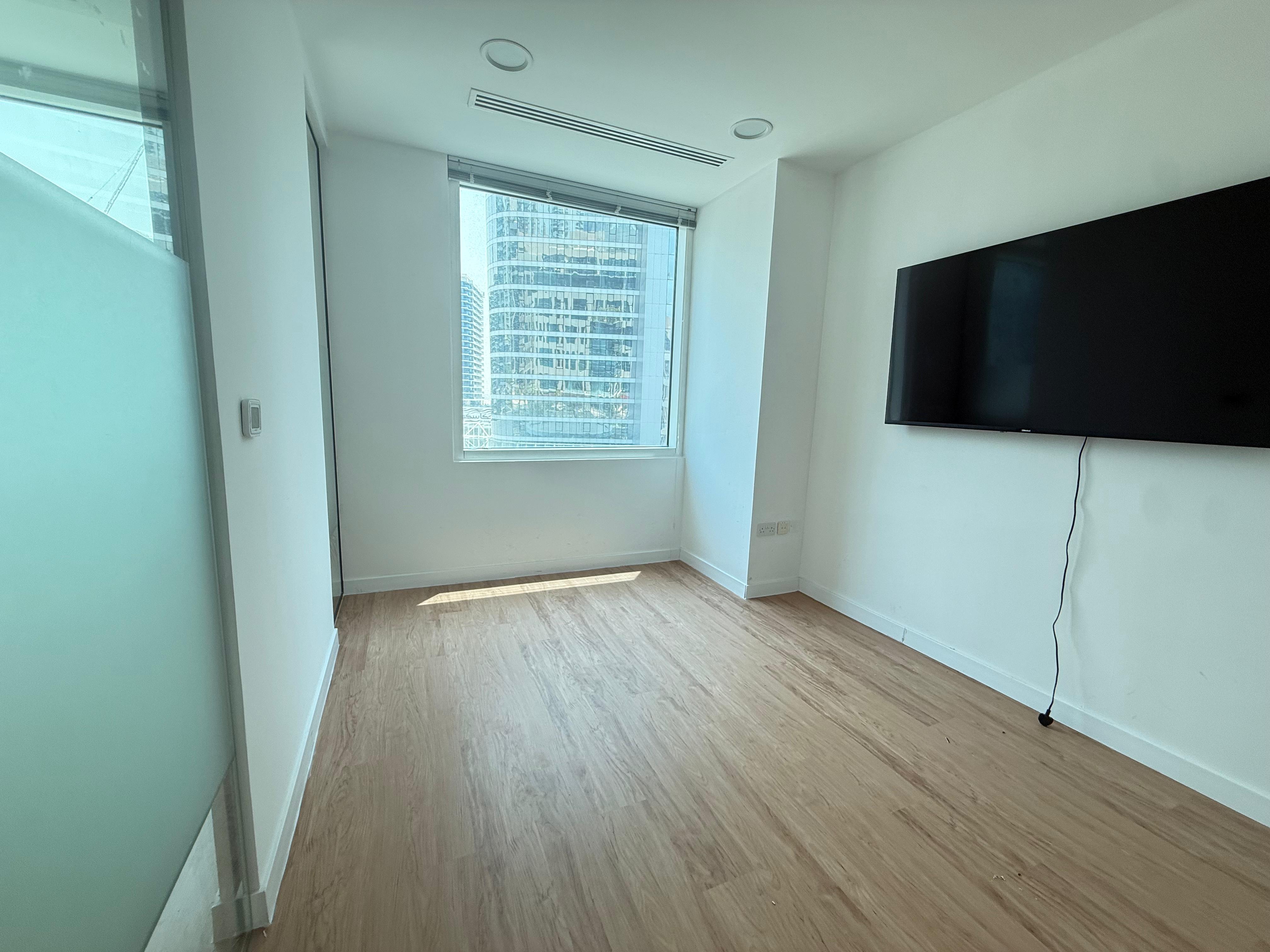 VACANT | FITTED | CANAL VIEW | OPEN LAYOUT