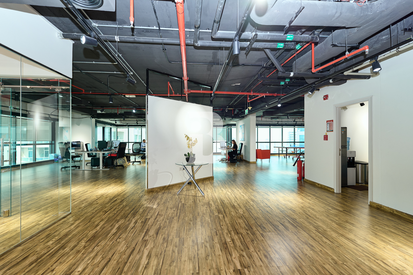 Spacious and Furnished Office | JBC 4