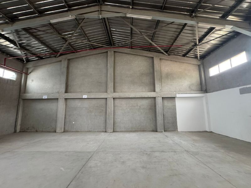 Spacious Warehouse |Easy Access | Vacant