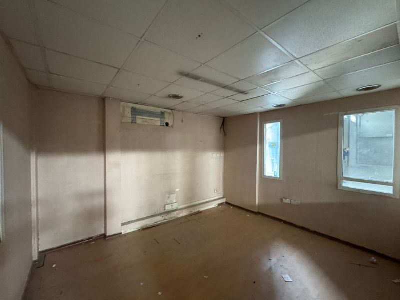 Spacious Warehouse |Easy Access | Vacant