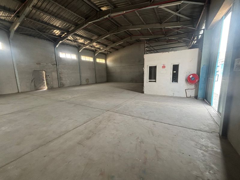 Spacious Warehouse |Easy Access | Vacant