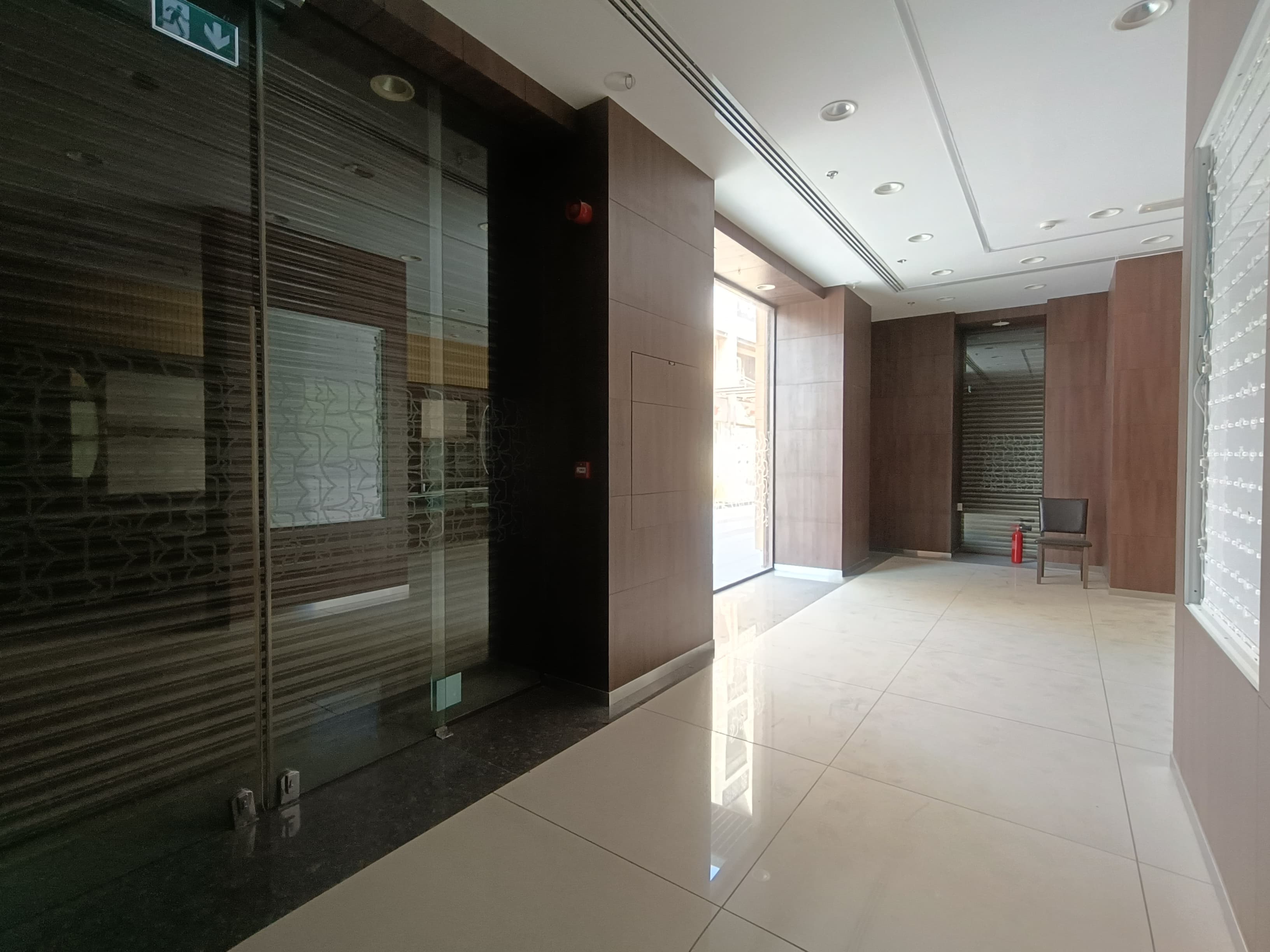 Premium Showroom | No Key Money