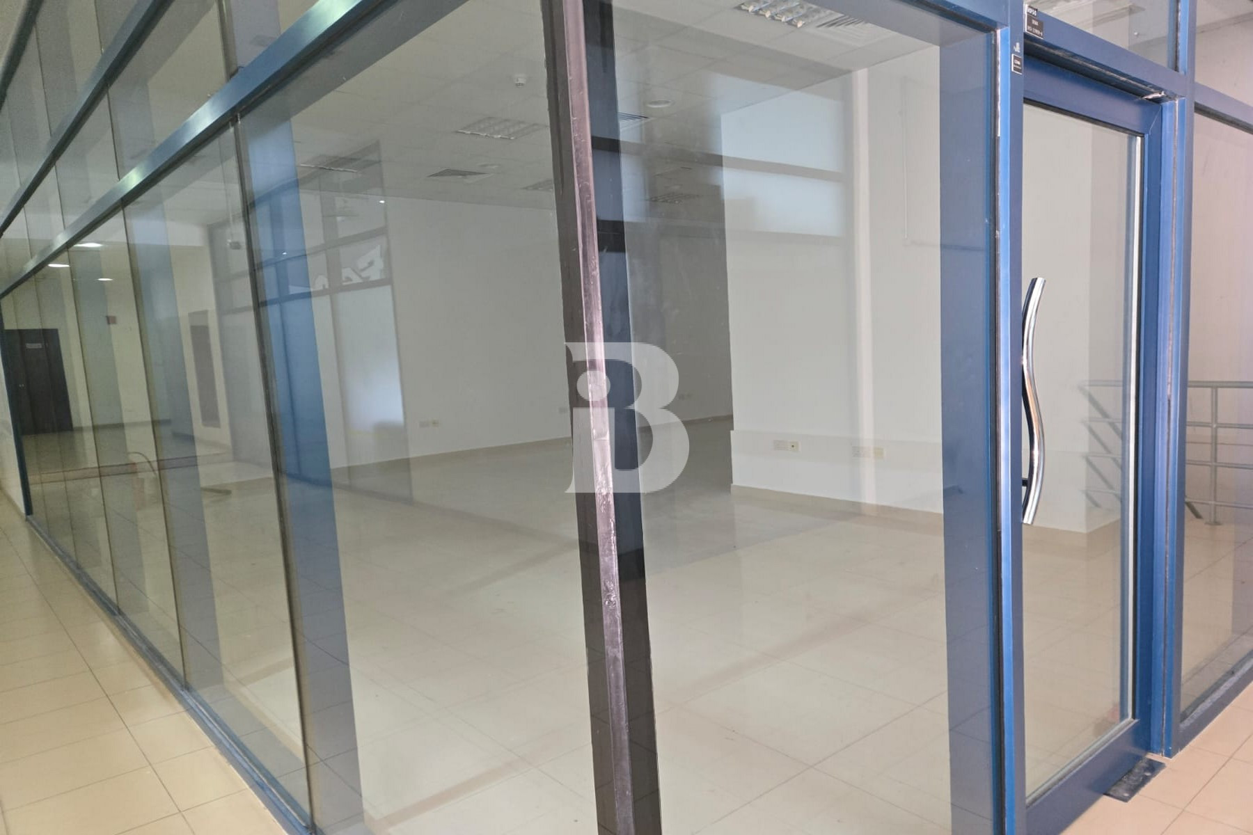 PRIME LOCATION | INSIDE BUILDING | NEAR METRO