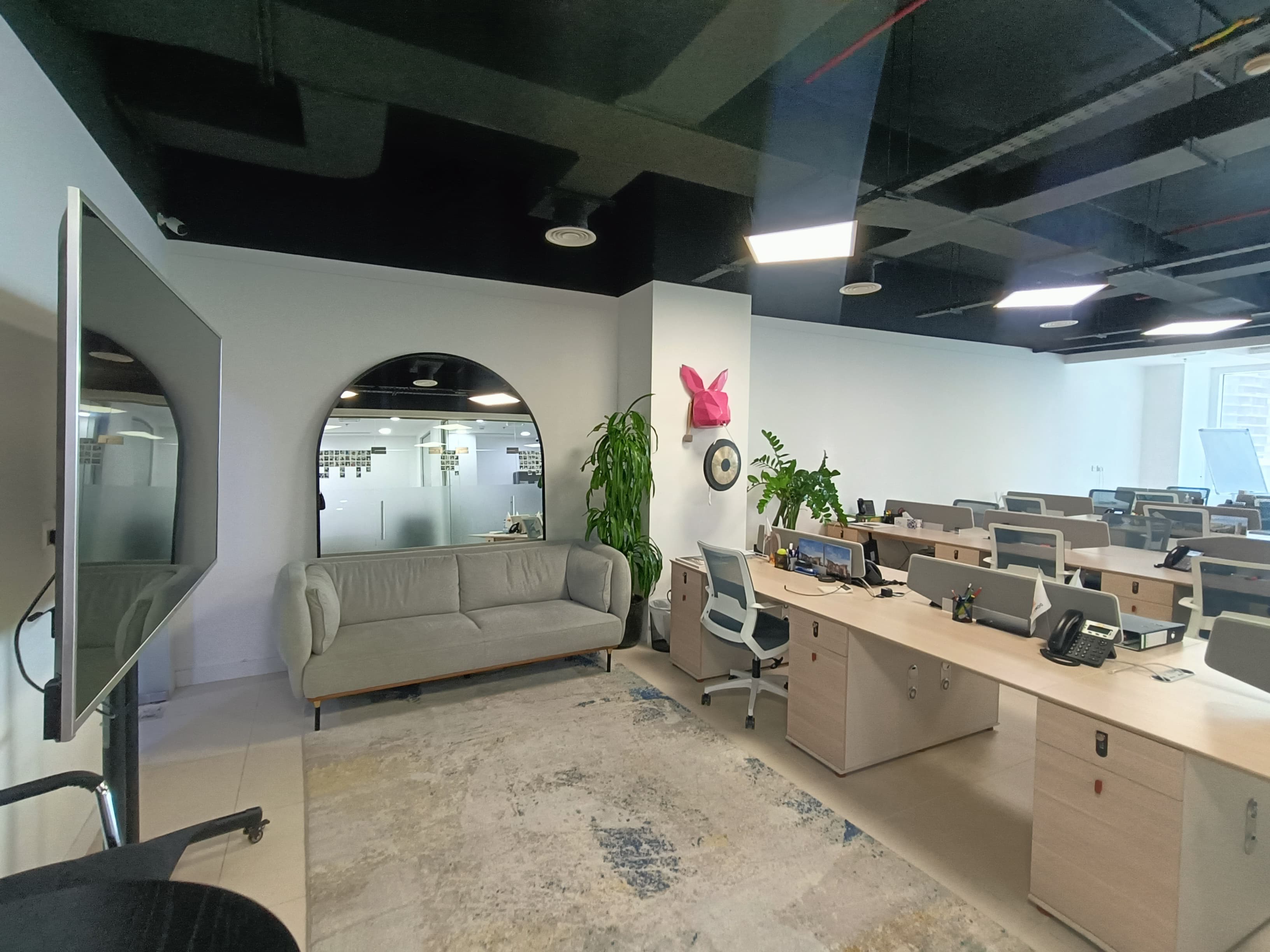 Furnished Office | 30% Less Traffic