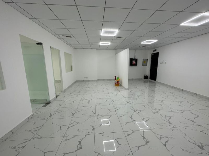 Motivated Seller | Low Floor | 2 Parkings