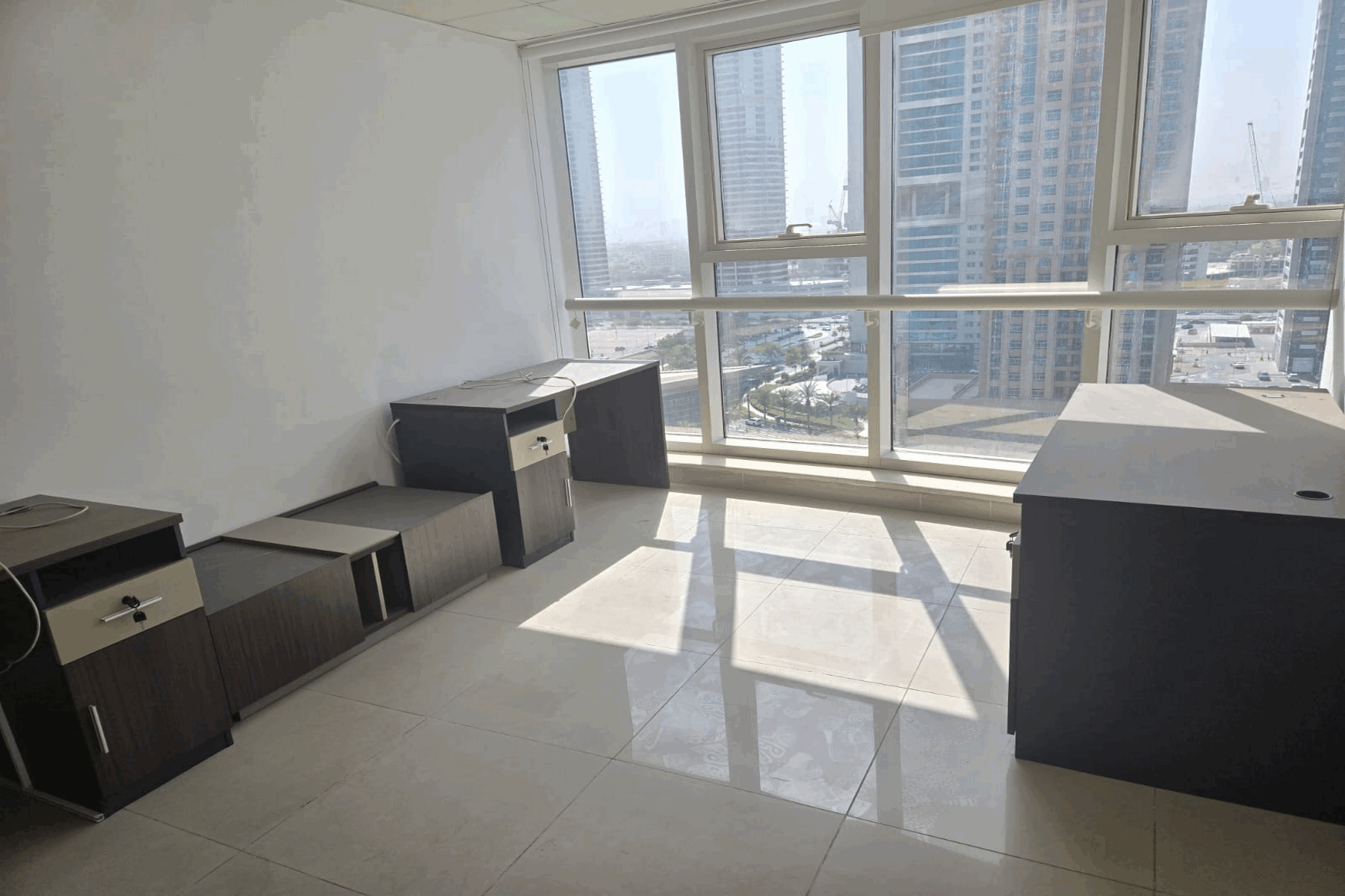Near Metro | High Floor | Well Partitioned