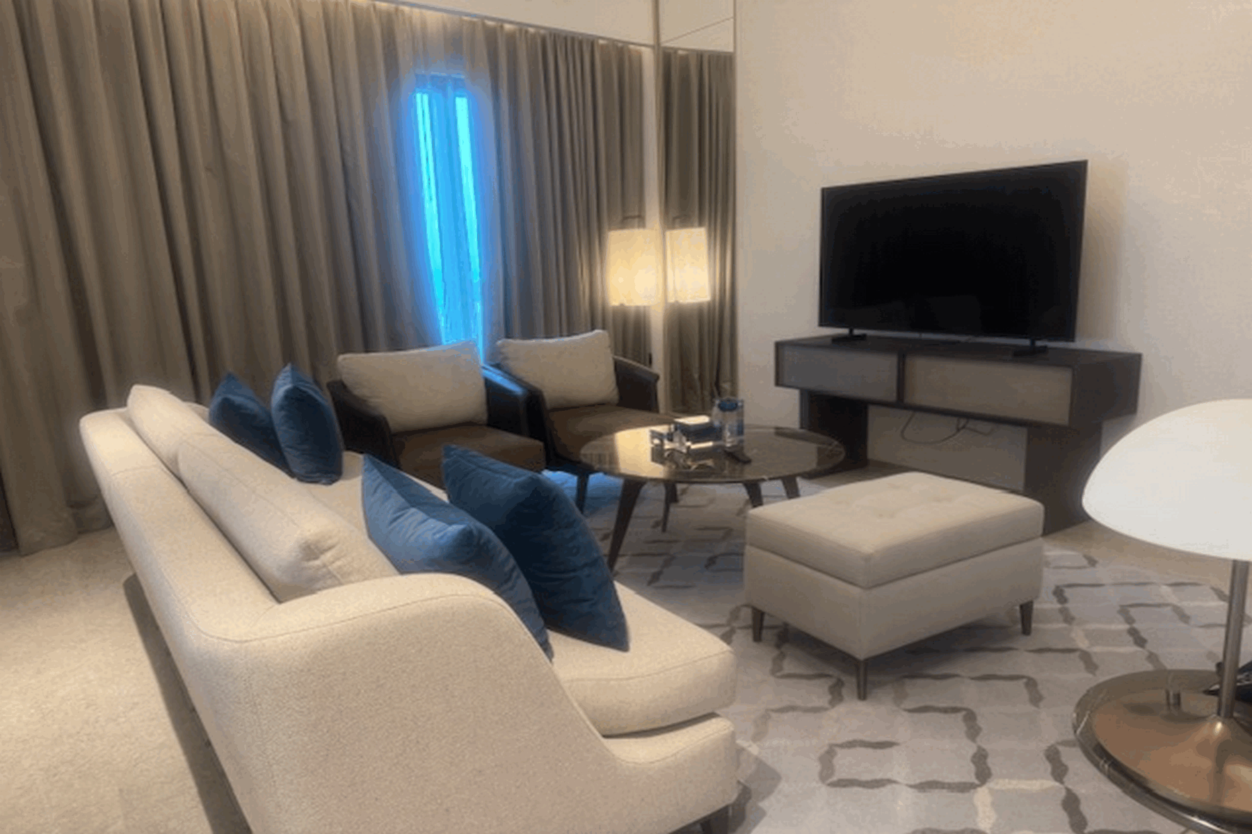 LUXURIOUS AMENITIES | HIGH FLOOR | BRIGHT LAYOUT