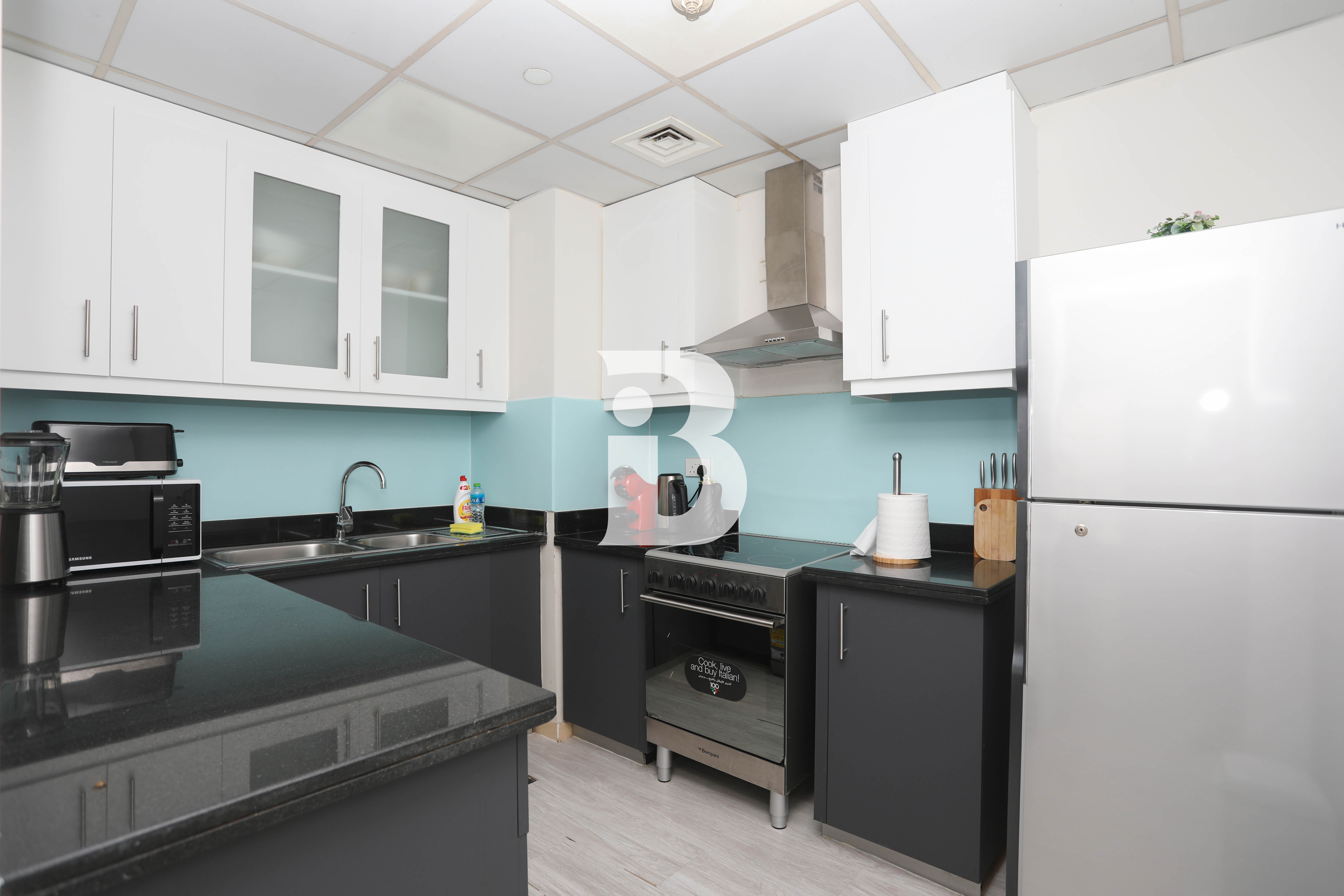 Fully Furnished Unit I Spacious I VACANT