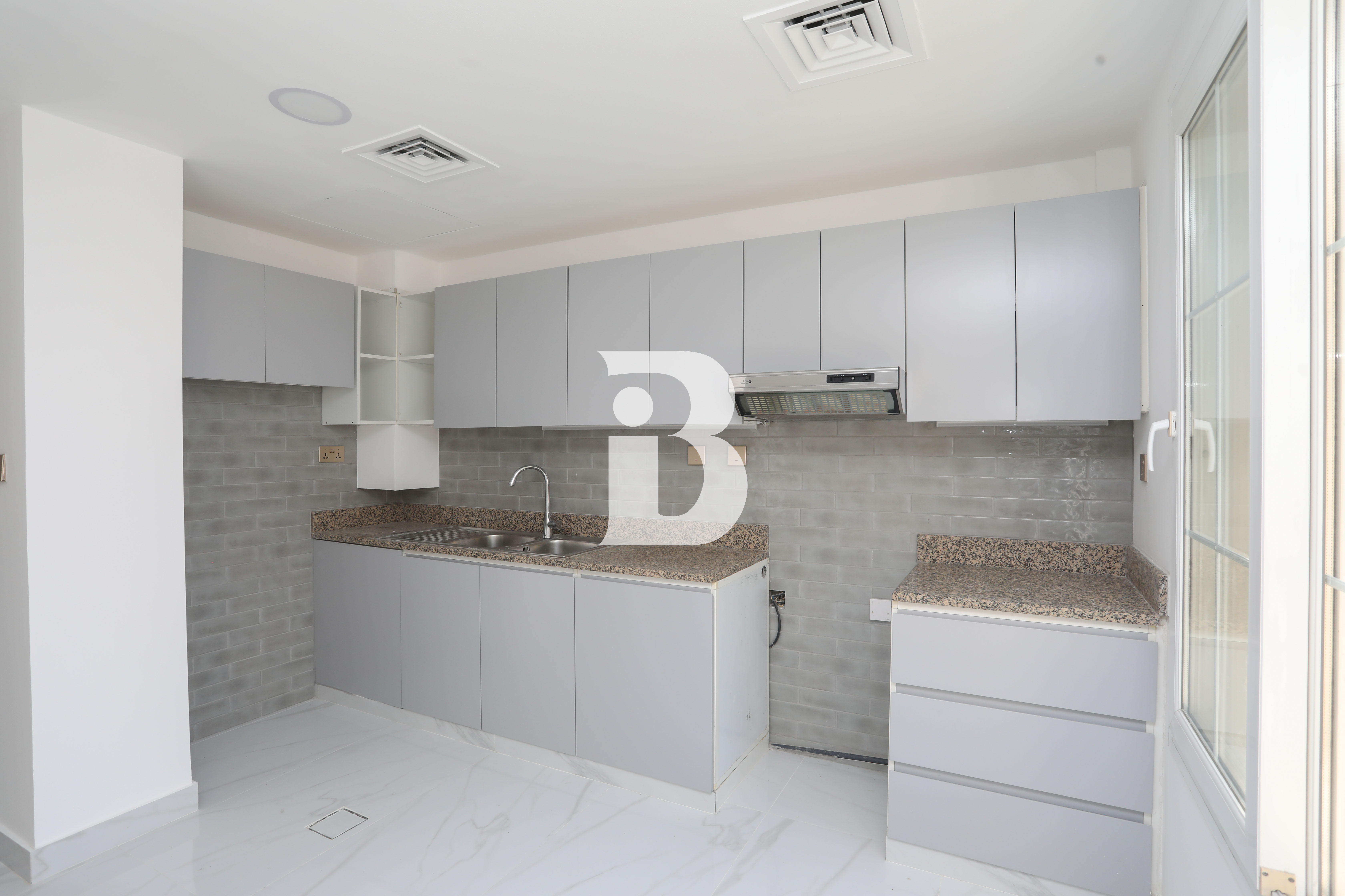 Lovely 2 Bedroom Townhouse | Vastu | Upgraded