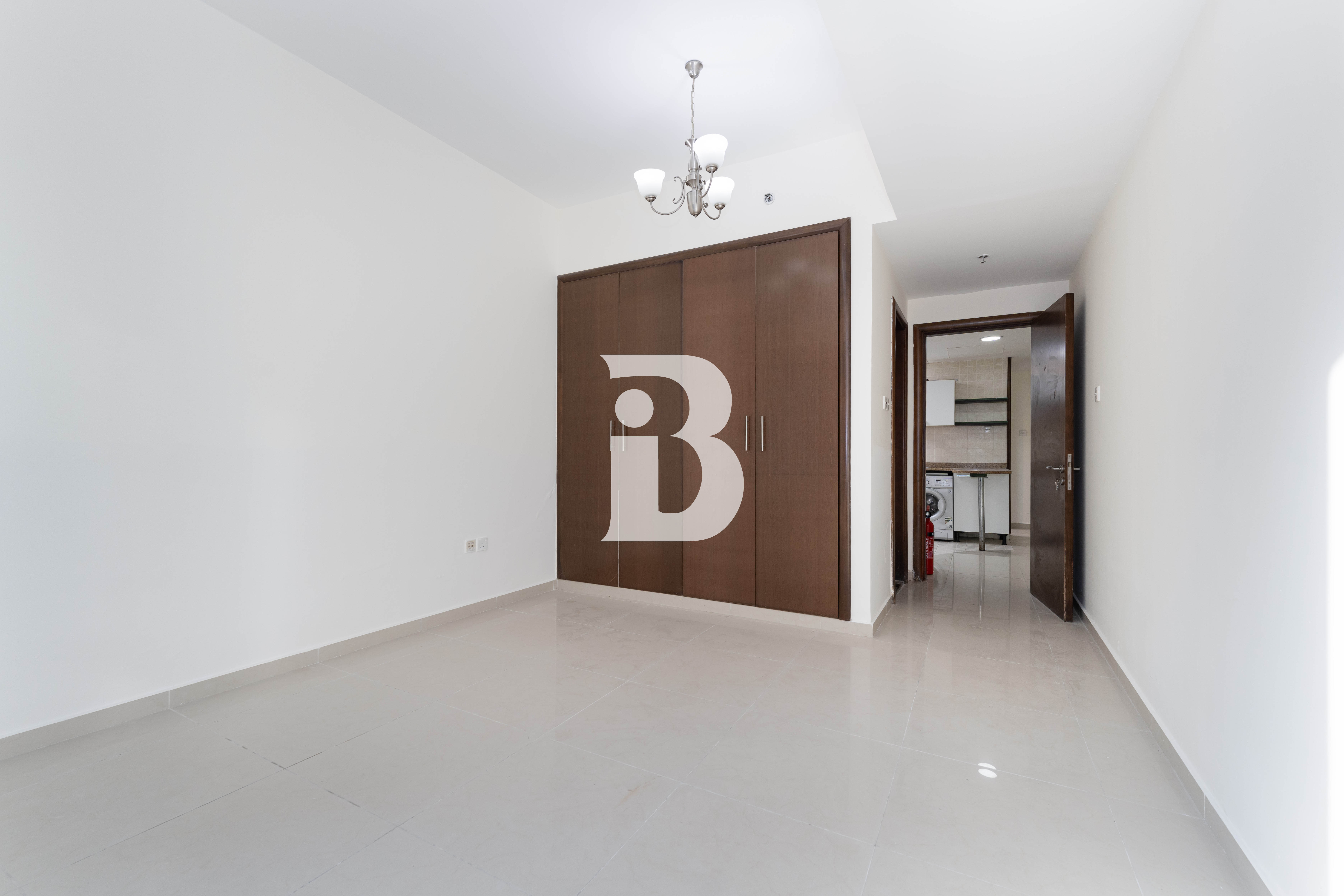 DISTRESS DEAL | HIGH FLOOR| NEAR METRO | NO AGENTS