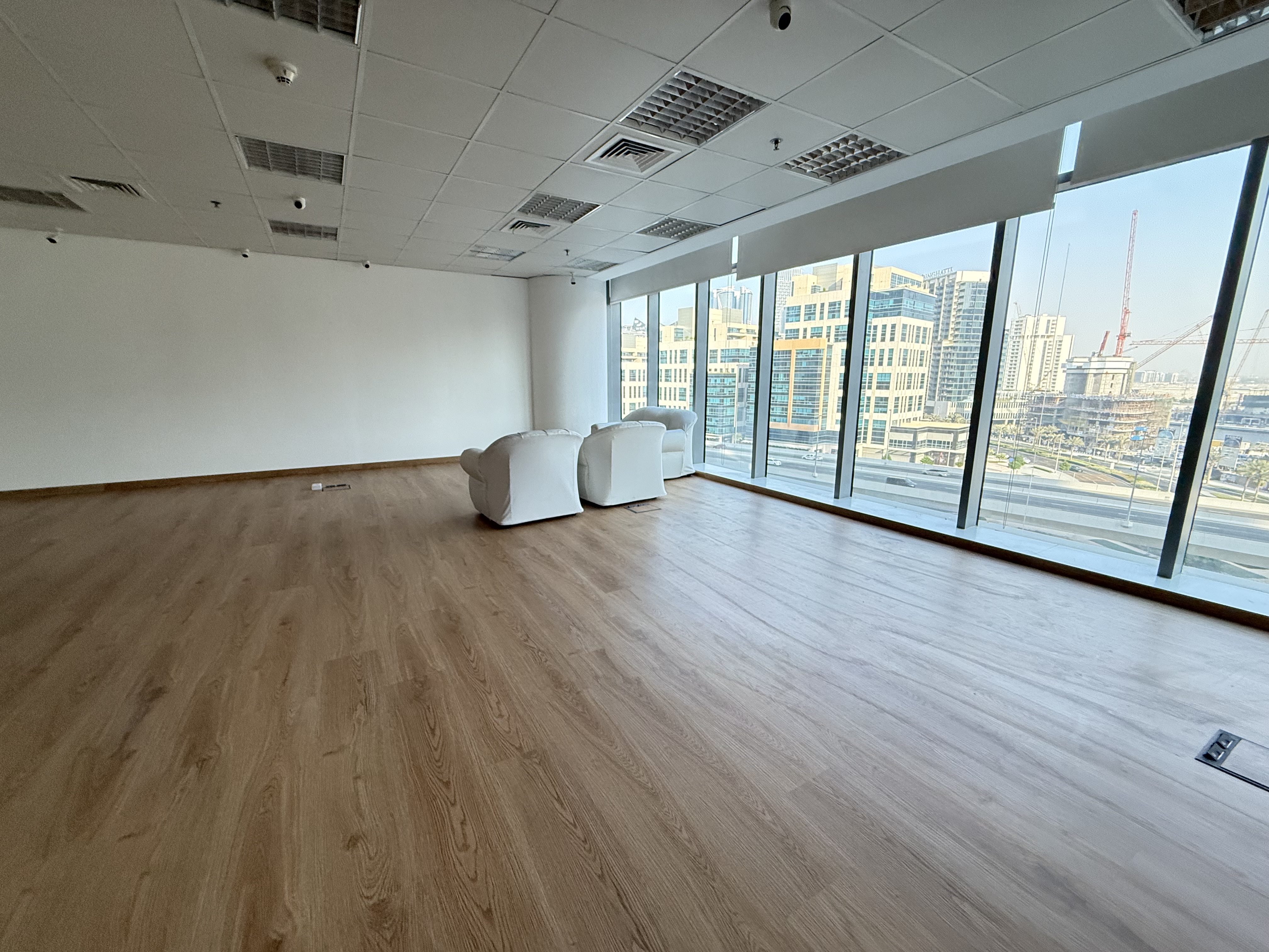 VACANT | CANAL | NONE FURNISHED | GRADE B