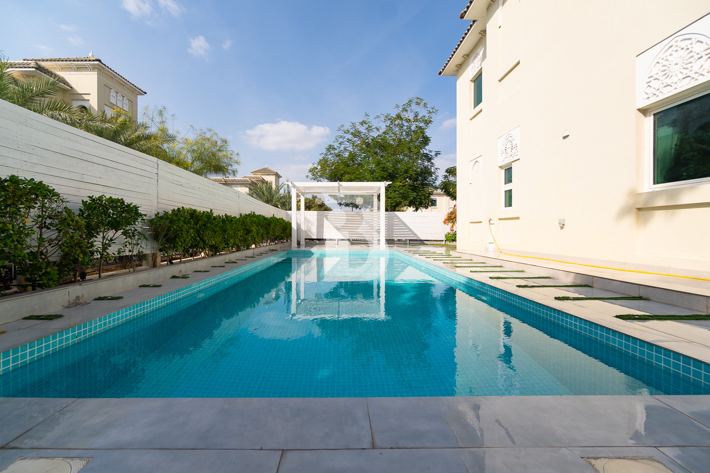 Extended Layout | Pool | Single Row | Vastu 
