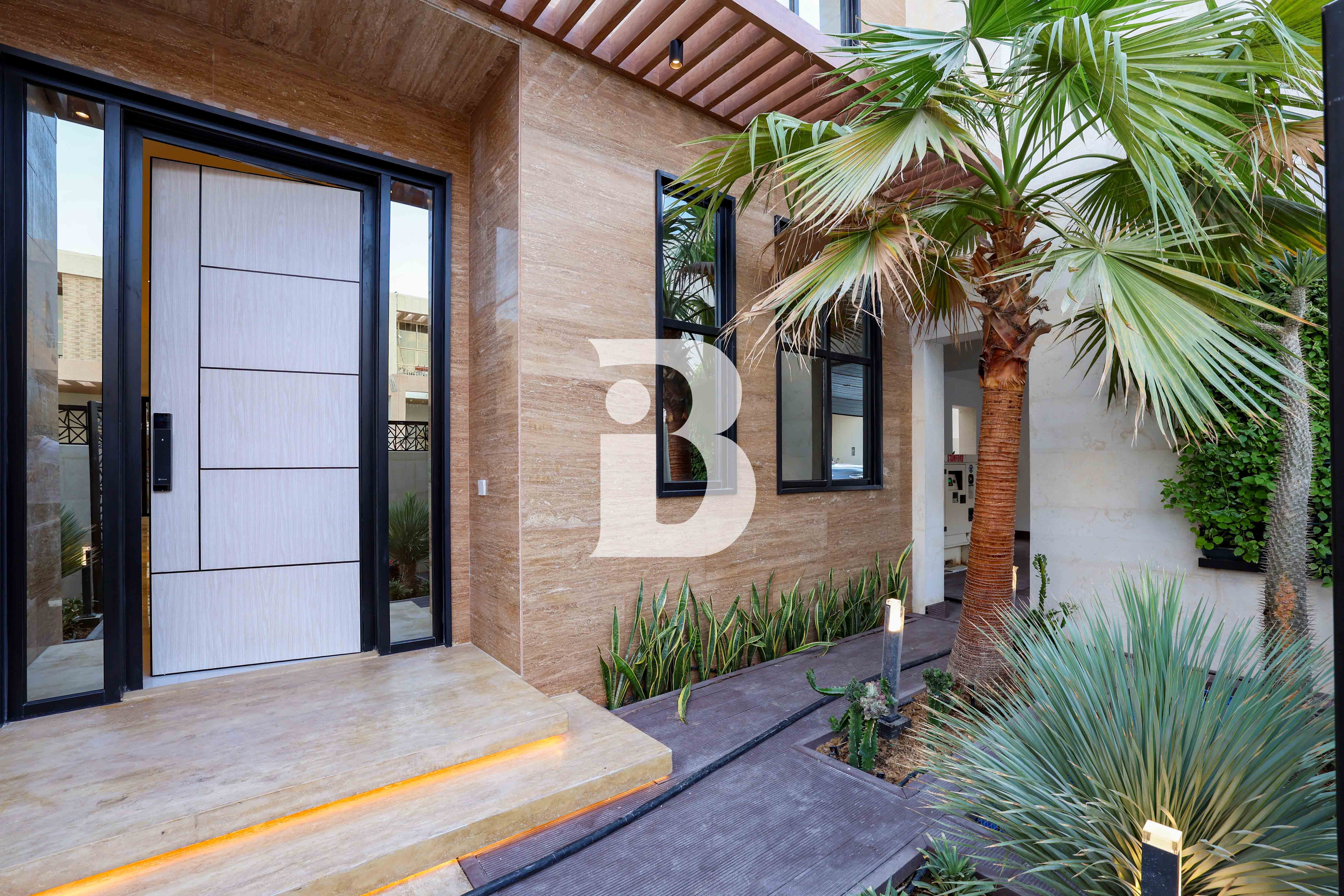 Park view | Huge Garden | Driver room