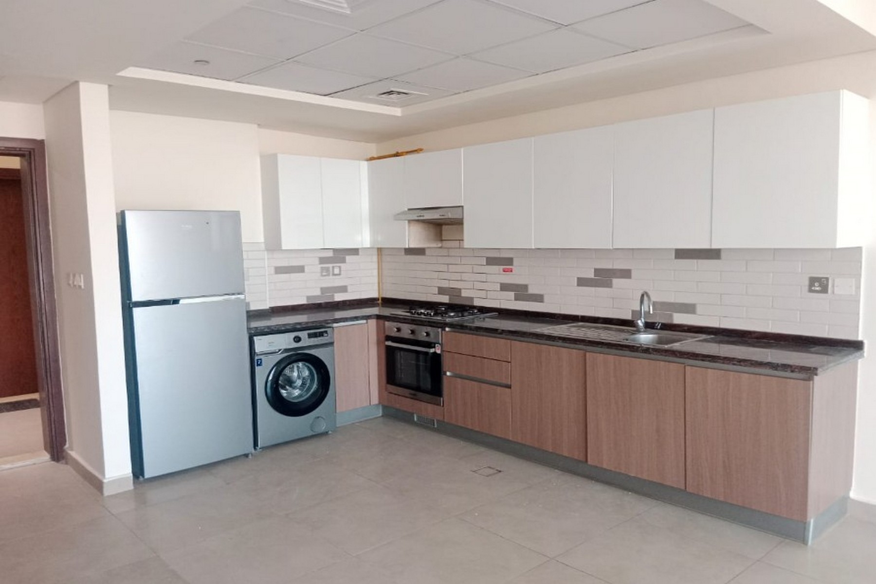 Chiller Free | Well Maintained | Near Metro