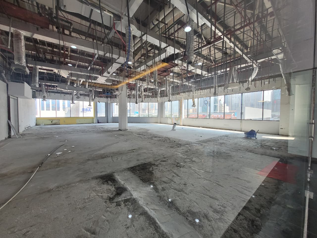 Prime Shop l Best Location l Near Metro