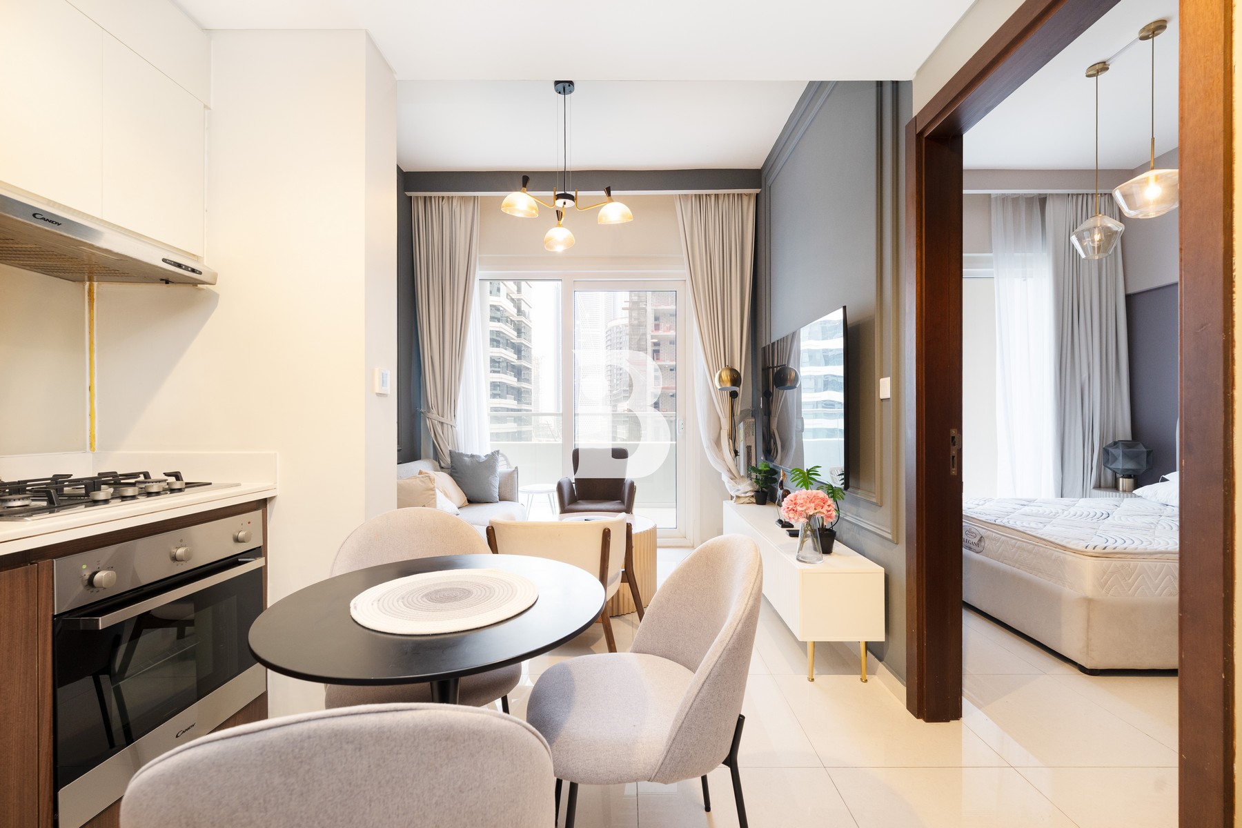 PRIME LOCATION | FULLY FURNISHED | CANAL VIEW